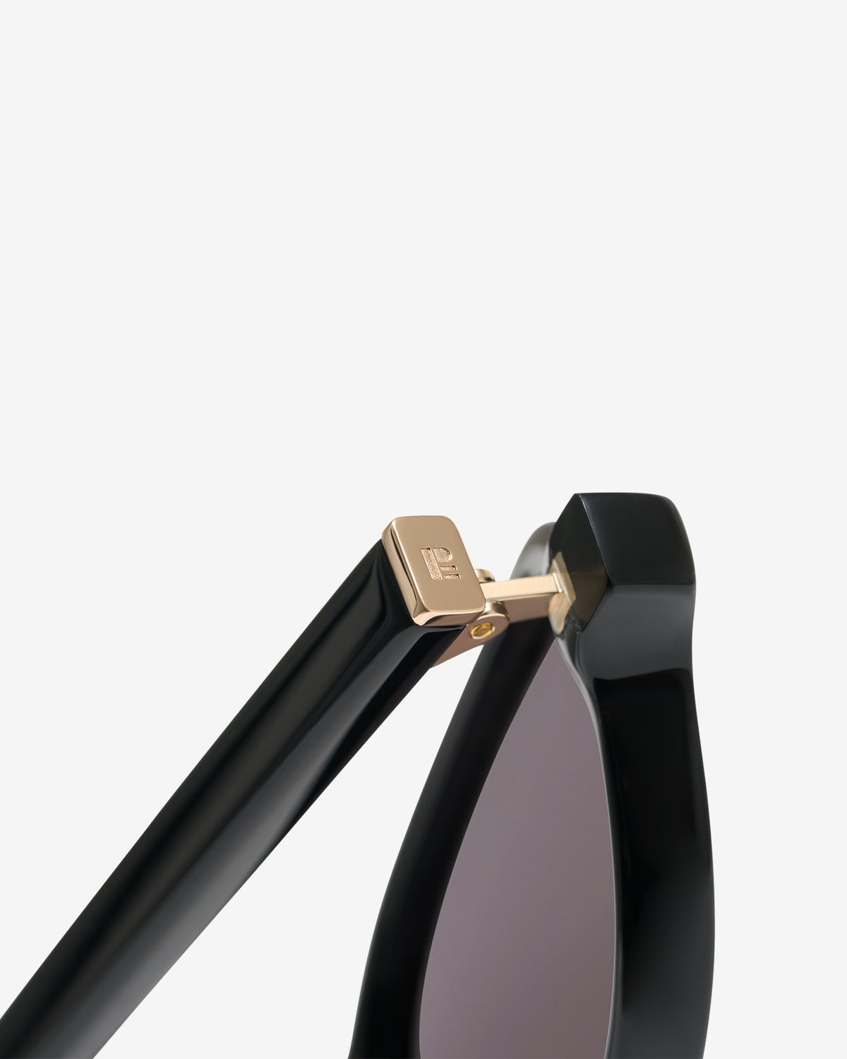 le-petit-lunetier-isa-noir-lunettes-de-soleil-ovales-noir-brillant image 5