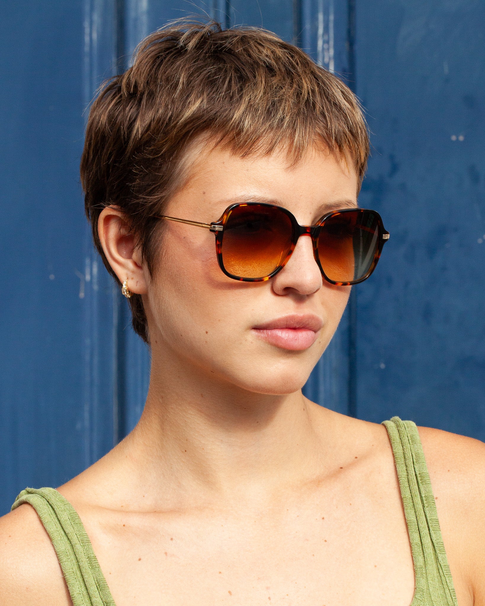 le-petit-lunetier-annie-j-caille-lunettes-de-soleil-oversize-en-ac-tate-caille image 4