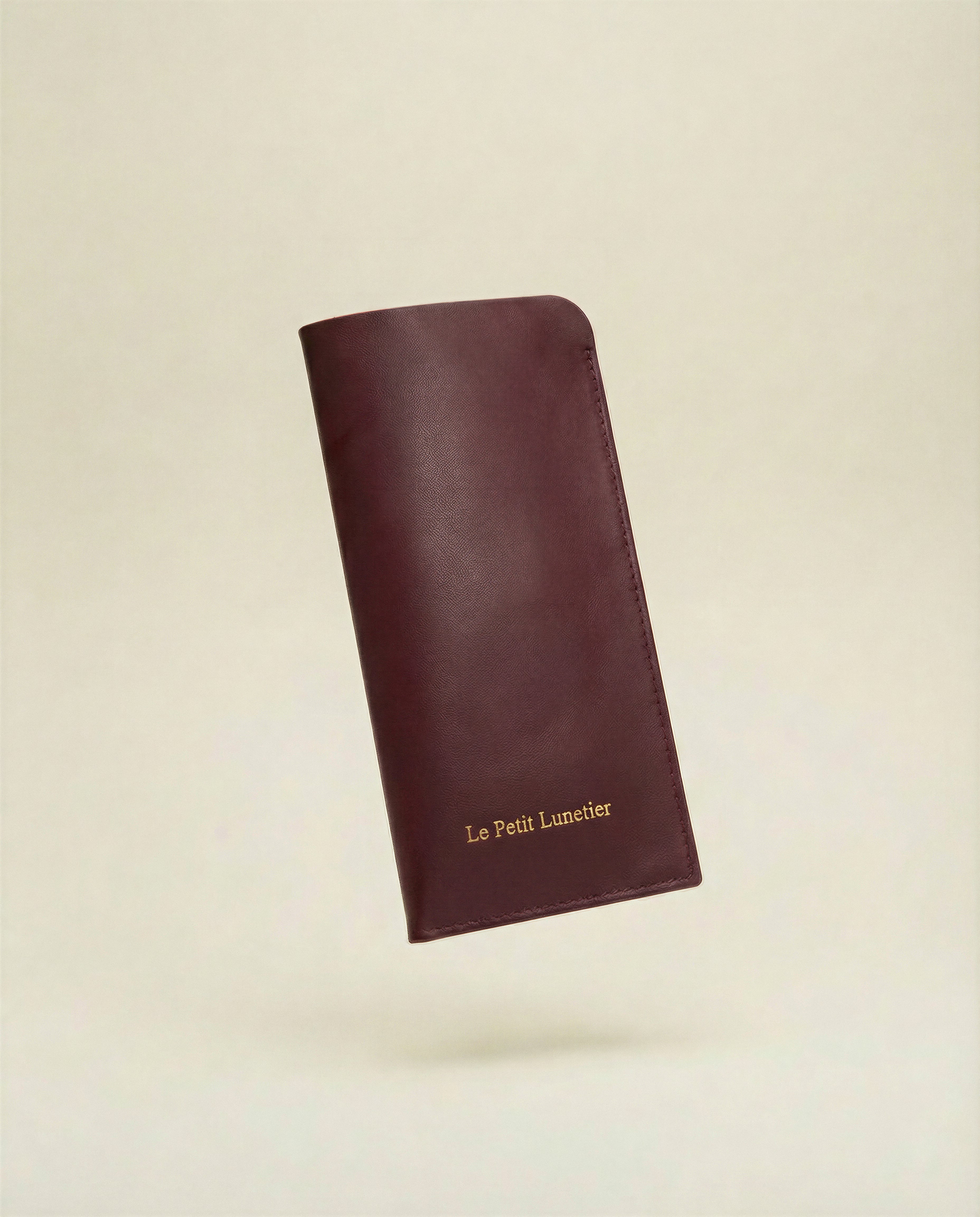 le-petit-lunetier-pochette-bordeaux-en-cuir image 3