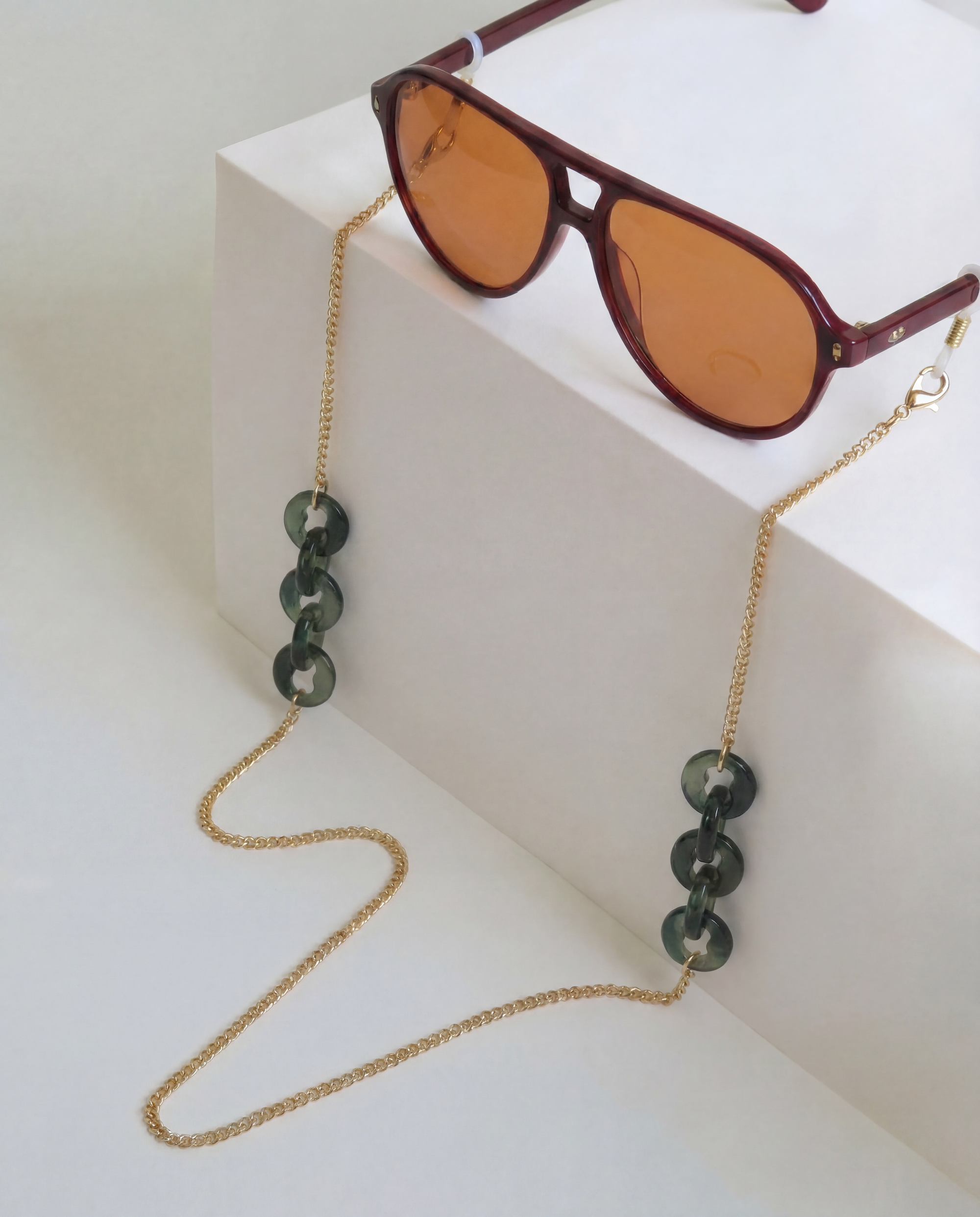 le-petit-lunetier-cha-ne-fine-maillons-vert-cordon-lunettes image 3