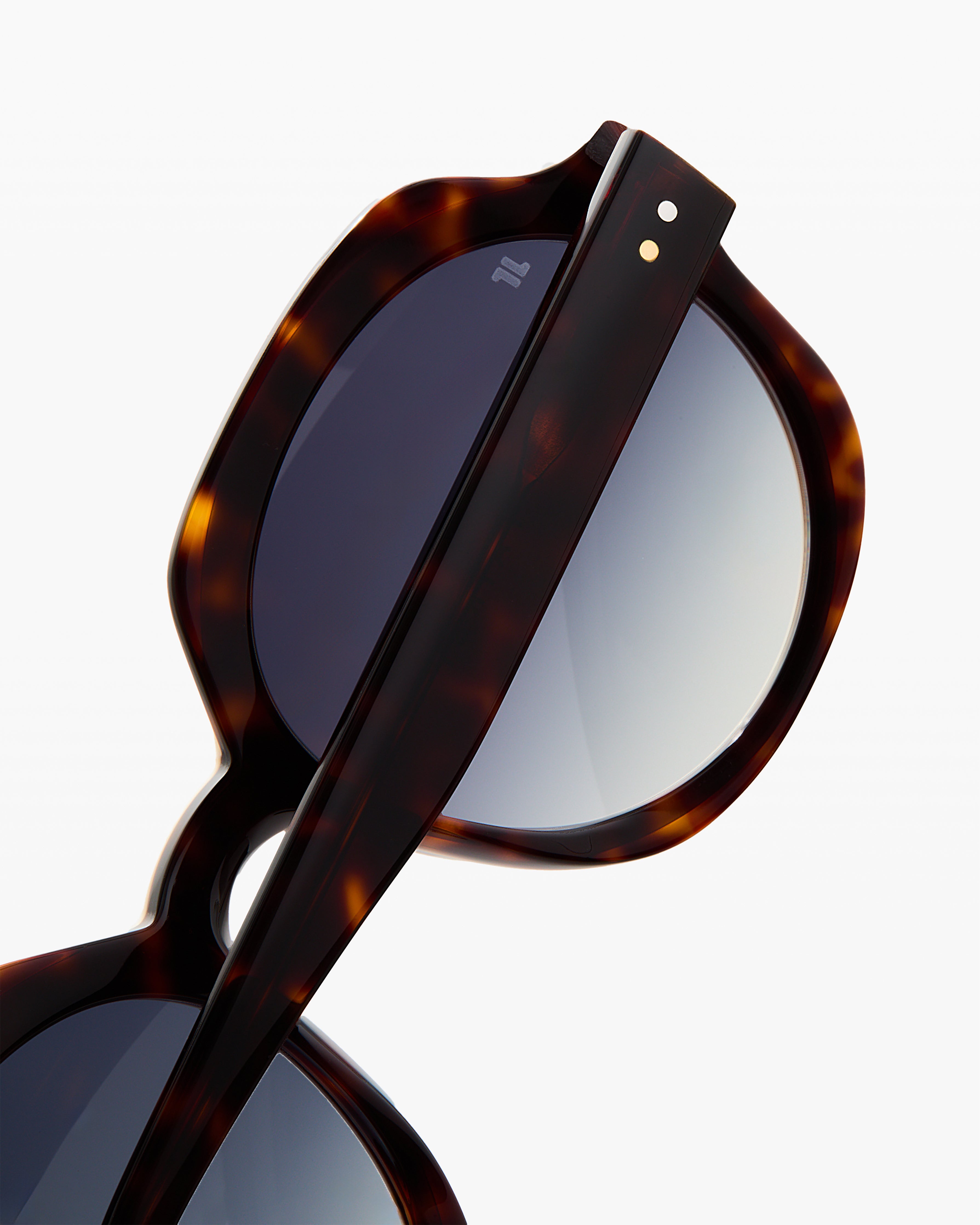 jimmy-fairly-la-fara-lunettes-de-soleil-carr-es-oversize-en-ac-tate-cr-me-femme image 3