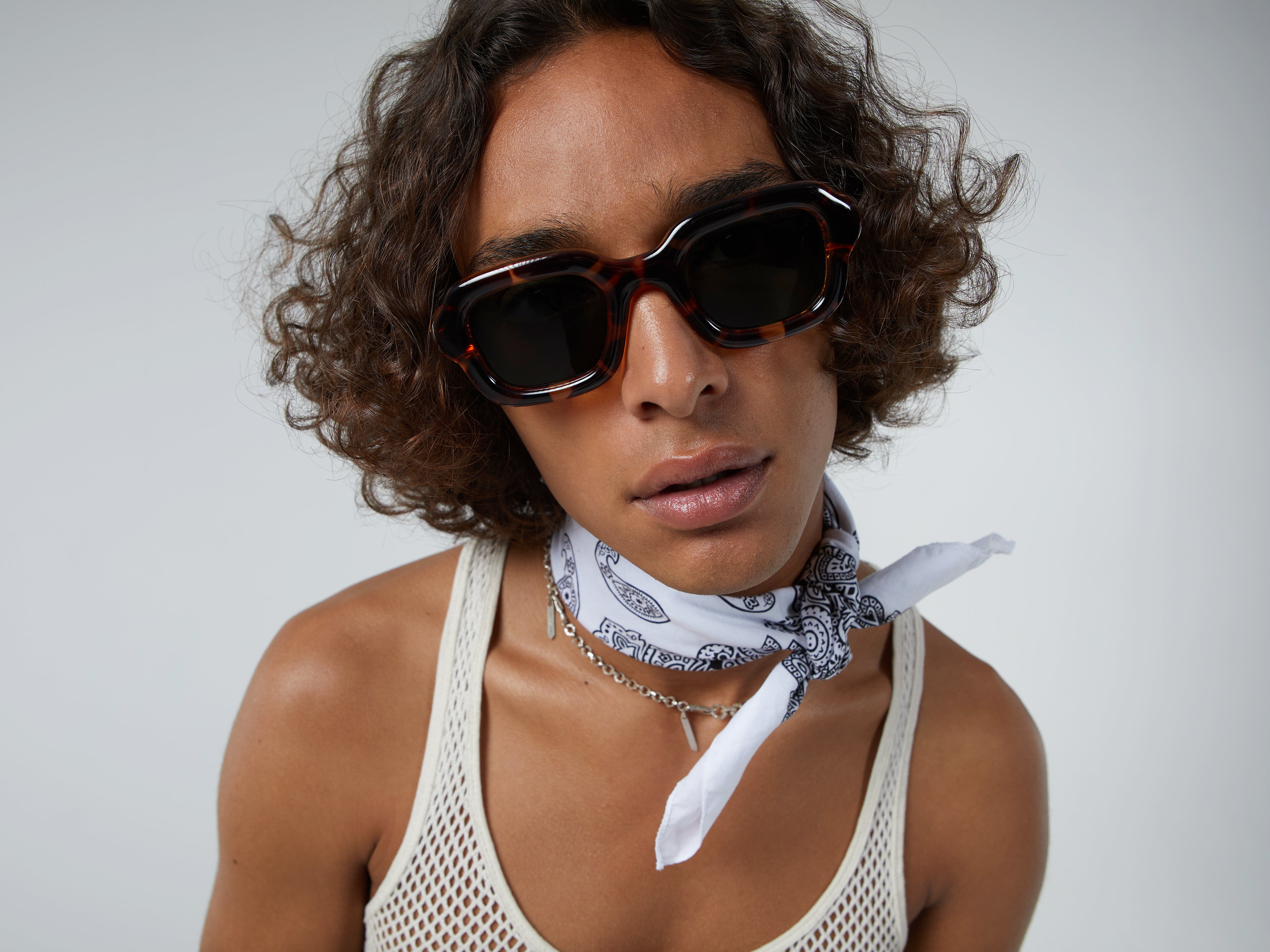komono-miles-havana-lunettes-de-soleil-adultes-bioplastique image 3