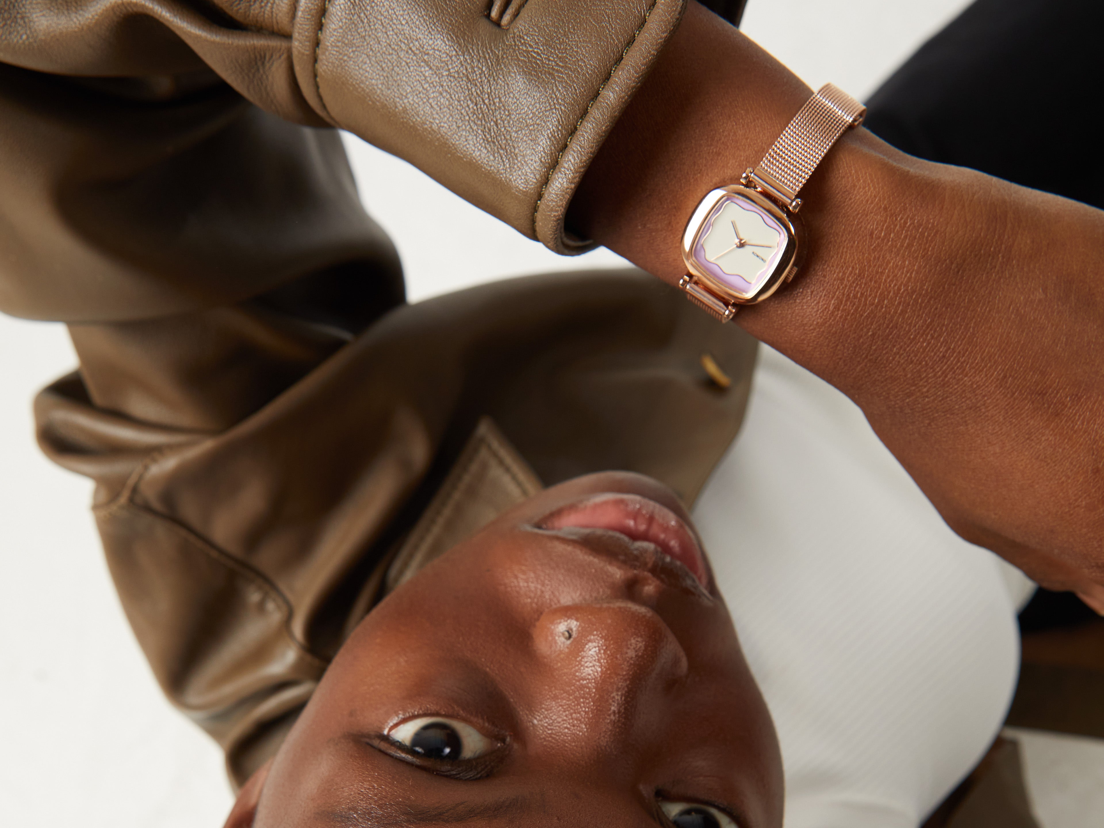 komono-moneypenny-wave-royale-rose-gold-plum-montre image 5