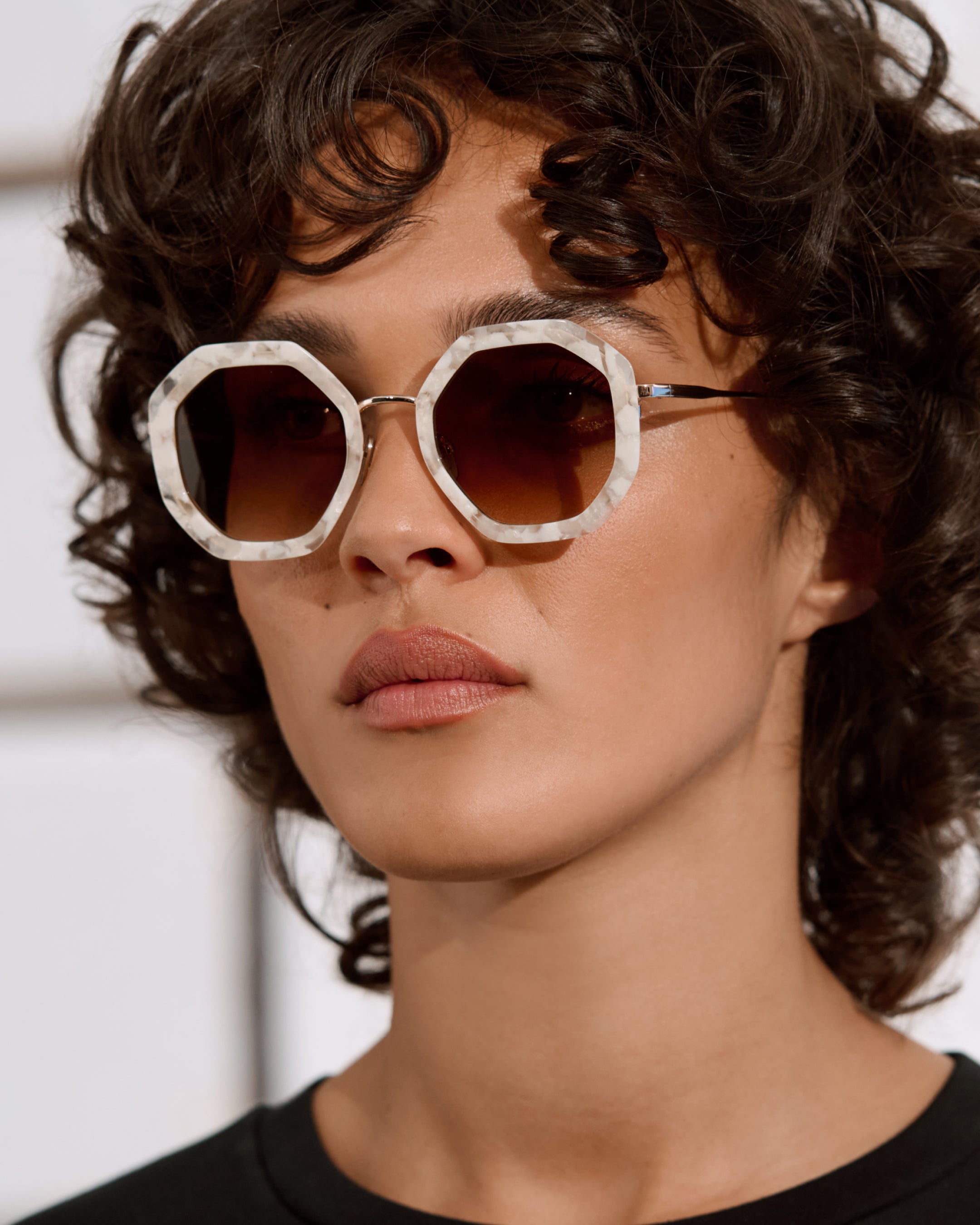 jimmy-fairly-la-angie-lunettes-de-soleil-femme-hexagonales-ac-tate-et-acier-ivoi image 4