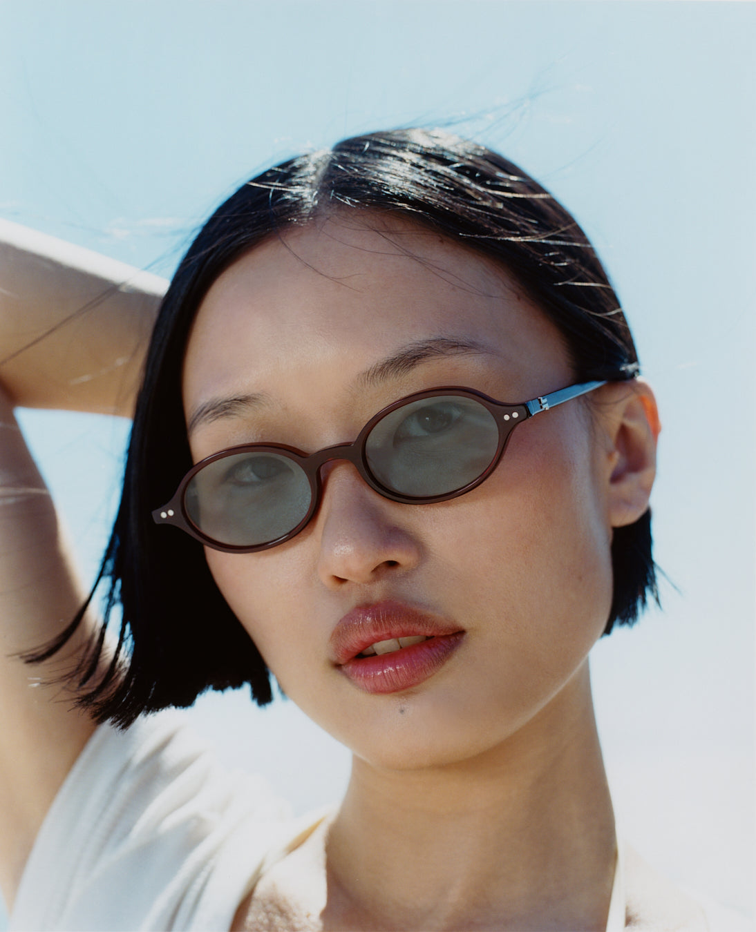 jimmy-fairly-la-elvie-slim-jf-colors-lunettes-de-soleil-ovales-rouge-cat-gorie-1 image 2