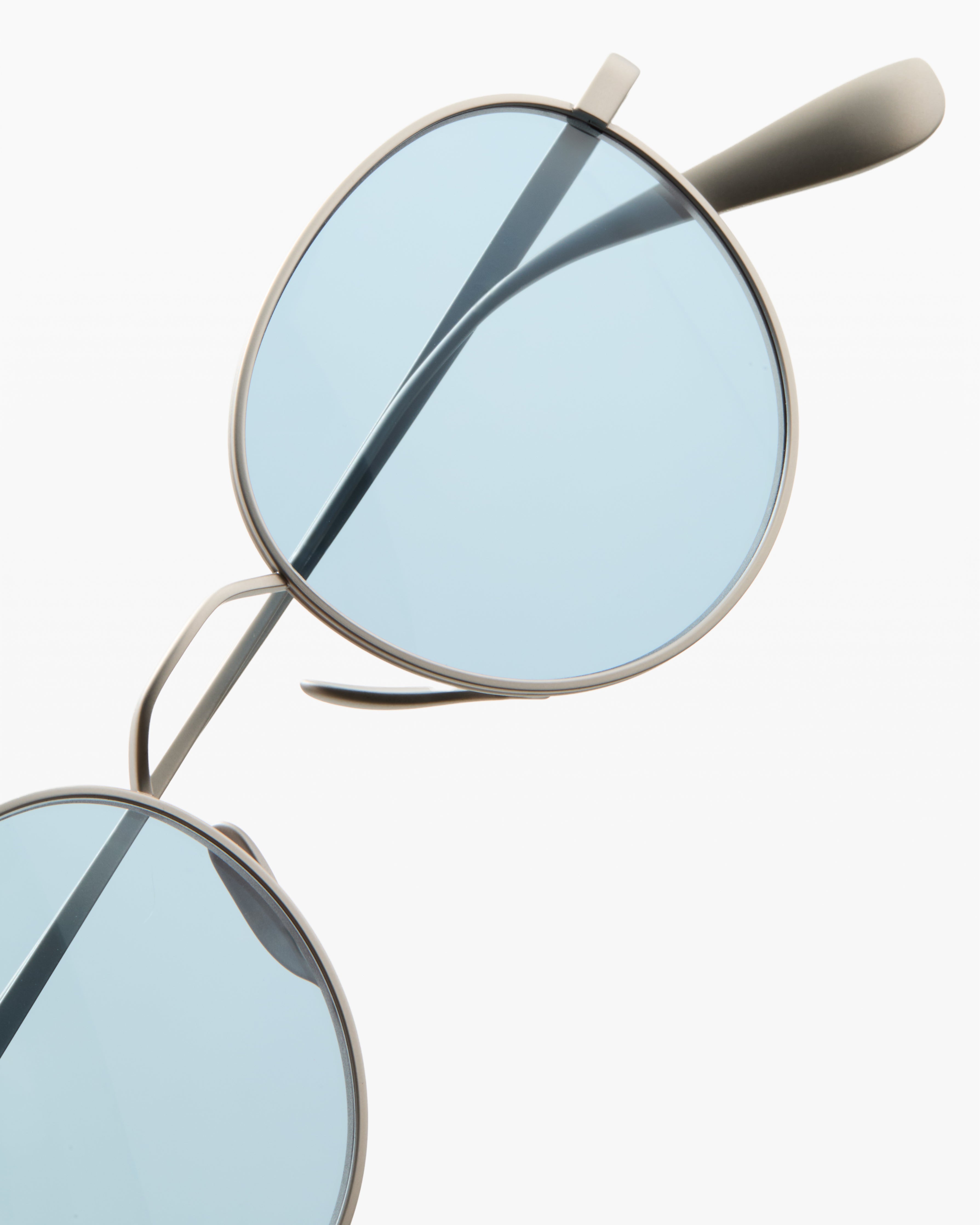jimmy-fairly-la-benton-lunettes-de-soleil-ovales-titane-argent-verres-teint-s image 2