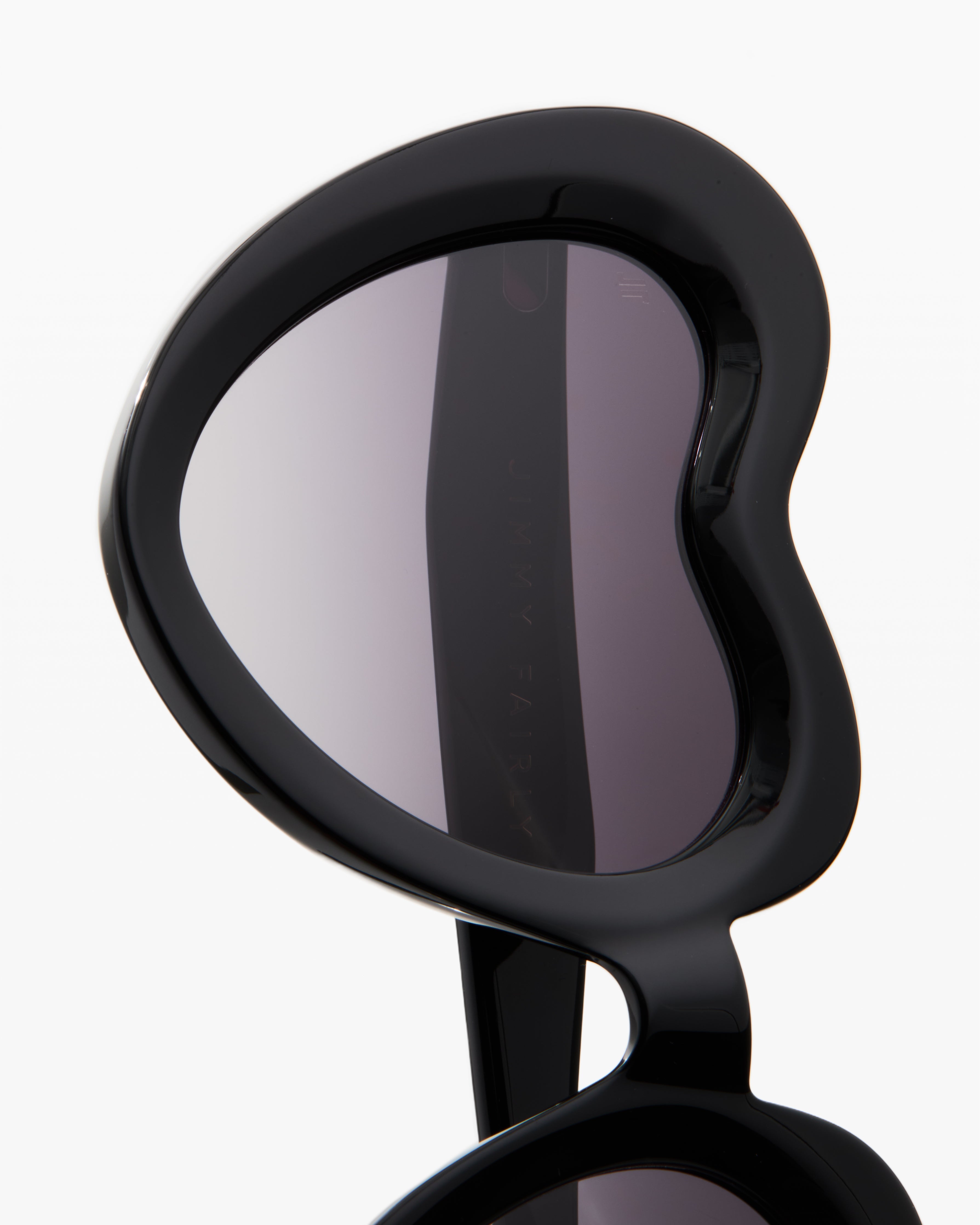 jimmy-fairly-la-coeur-lunettes-de-soleil-c-ur-en-ac-tate-de-cellulose-noir-overs image 4