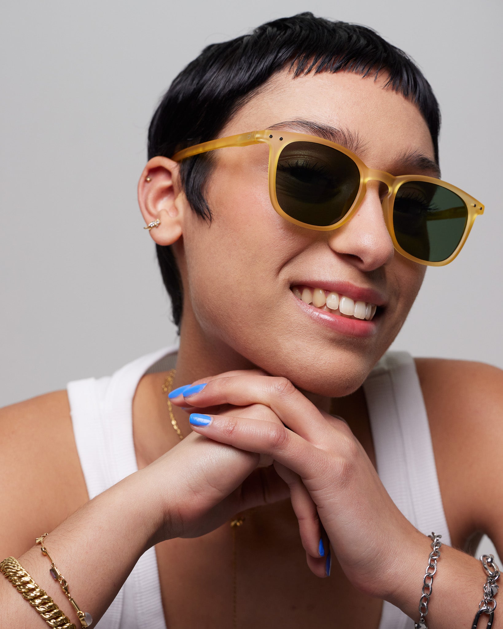 izipizi-mini-me-e-yellow-honey-duo-lunettes-de-soleil-adulte-et-enfant image 3