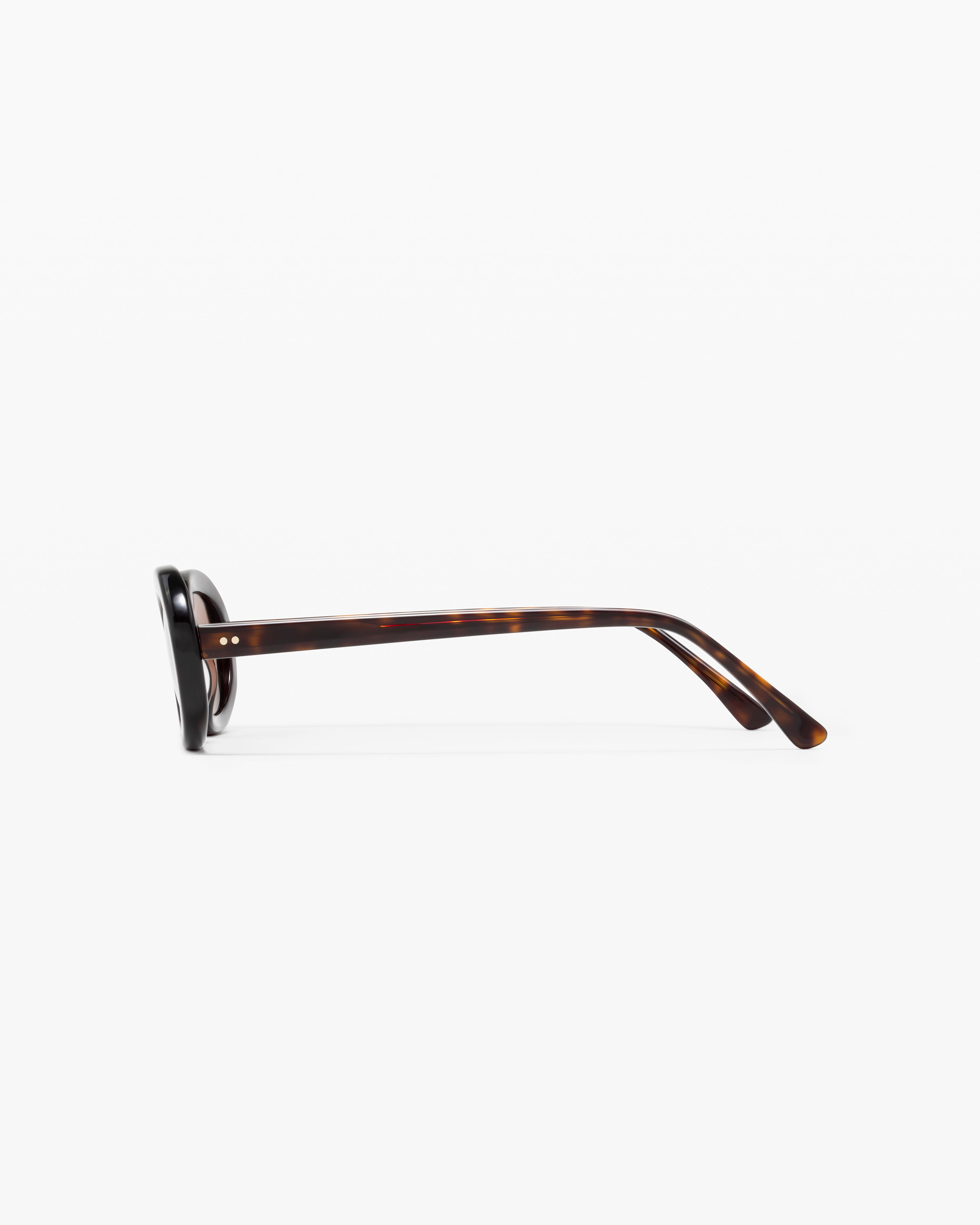 jimmy-fairly-la-coline-lunettes-de-soleil-ovales-reformation-x-jimmy-fairly-bio- image 3