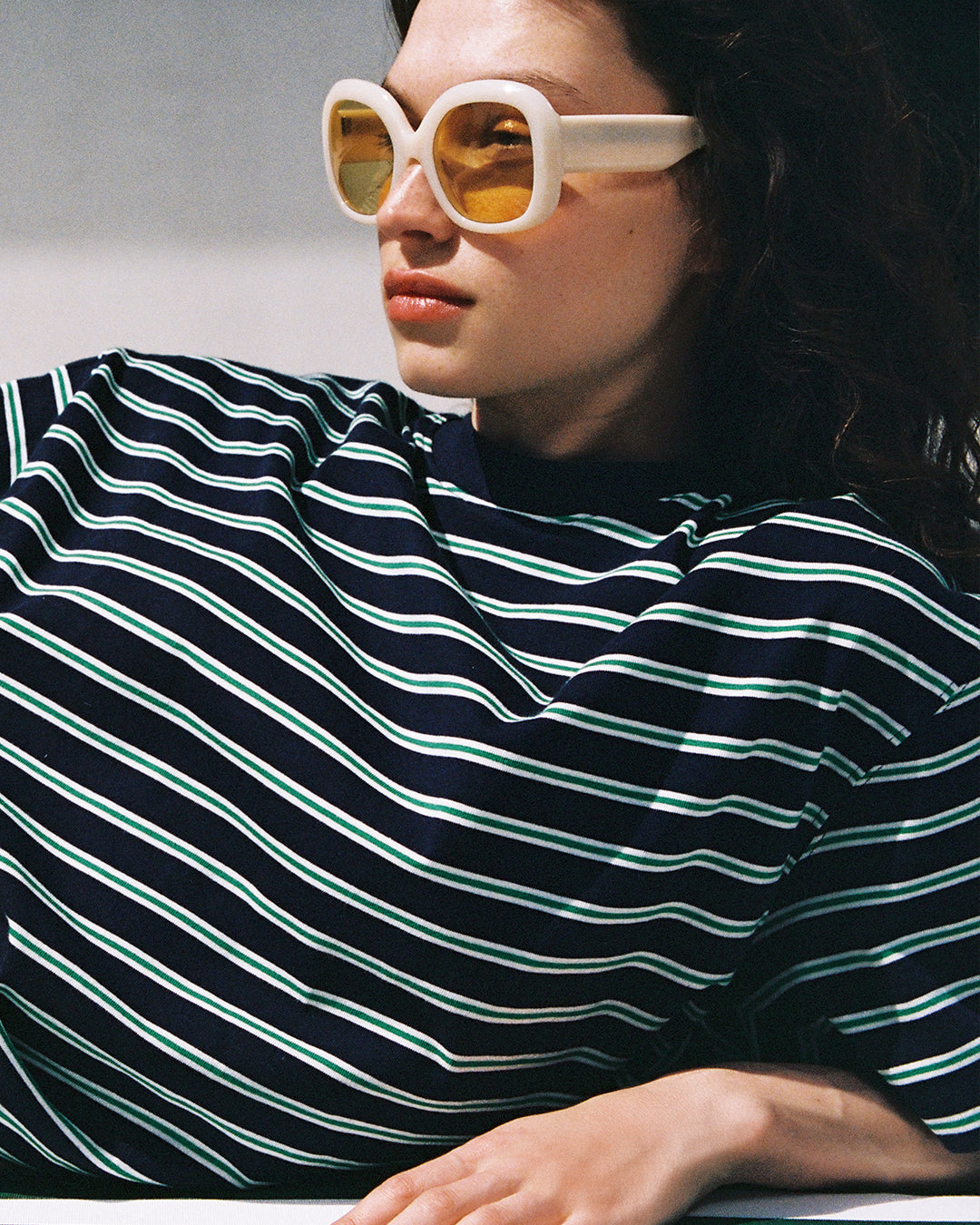 jimmy-fairly-la-thelma-lunettes-de-soleil-rondes-oversize-en-ac-tate-cr-me-femme image 2