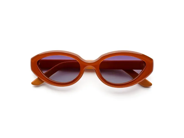 komono-peggy-amber-lunettes-de-soleil-il-de-chat image 1
