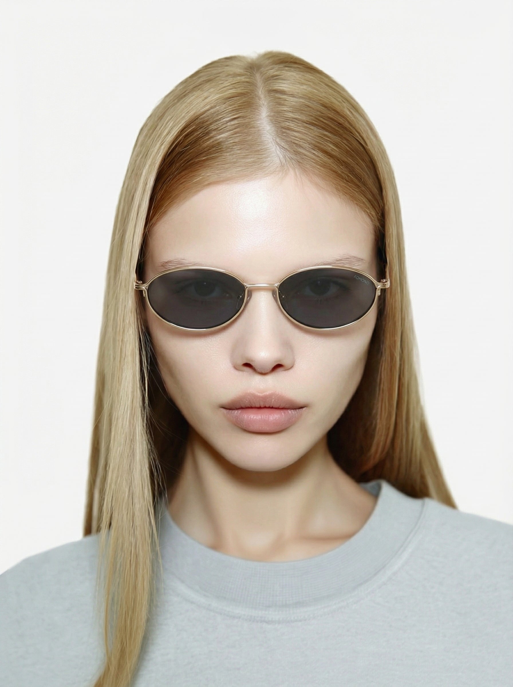 komono-tyla-white-gold-lunettes-de-vue-ovales-ultra-fines-en-acier-inoxydable image 5
