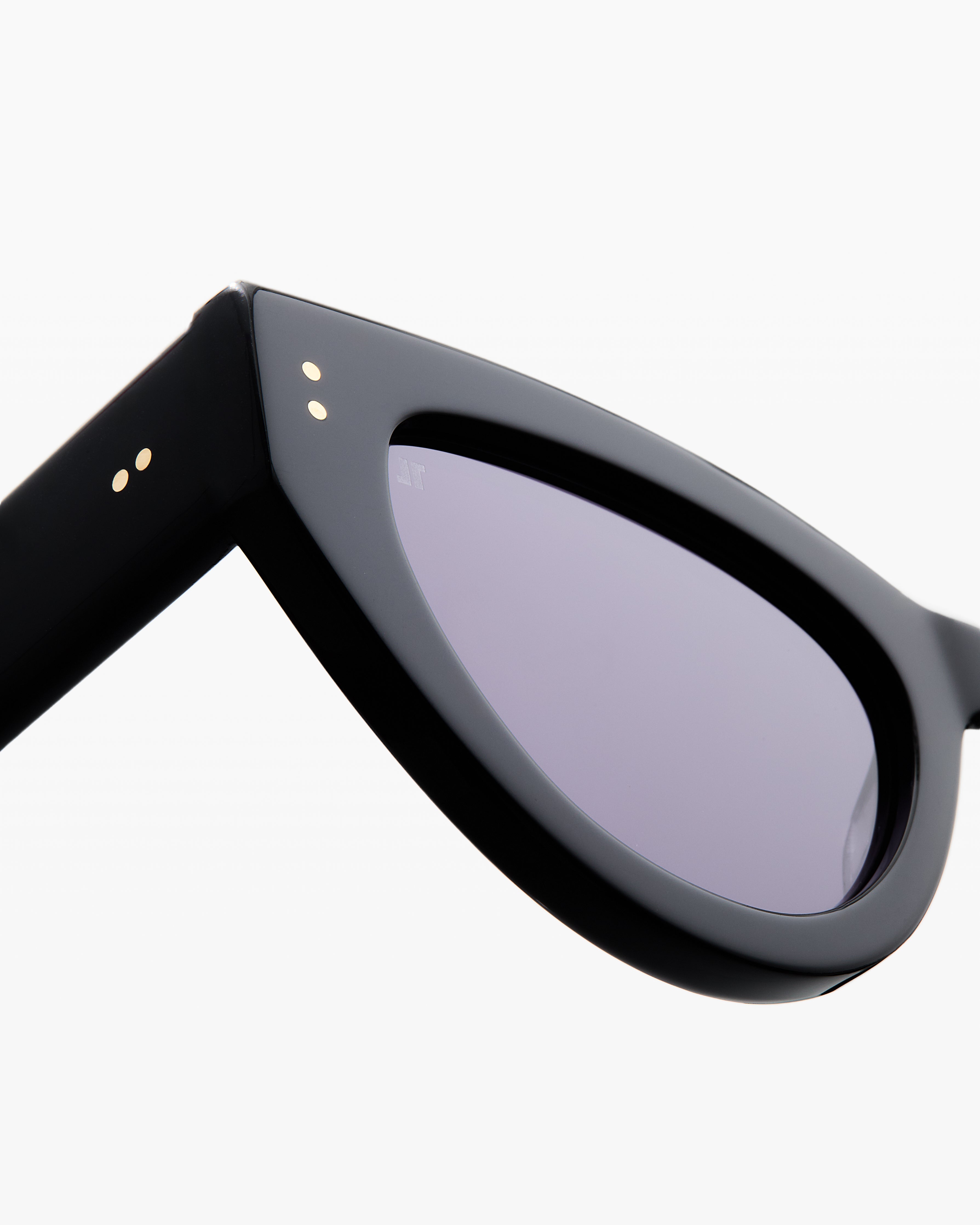 jimmy-fairly-la-lucia-lunettes-de-soleil-papillon-en-ac-tate-noir-femme image 2