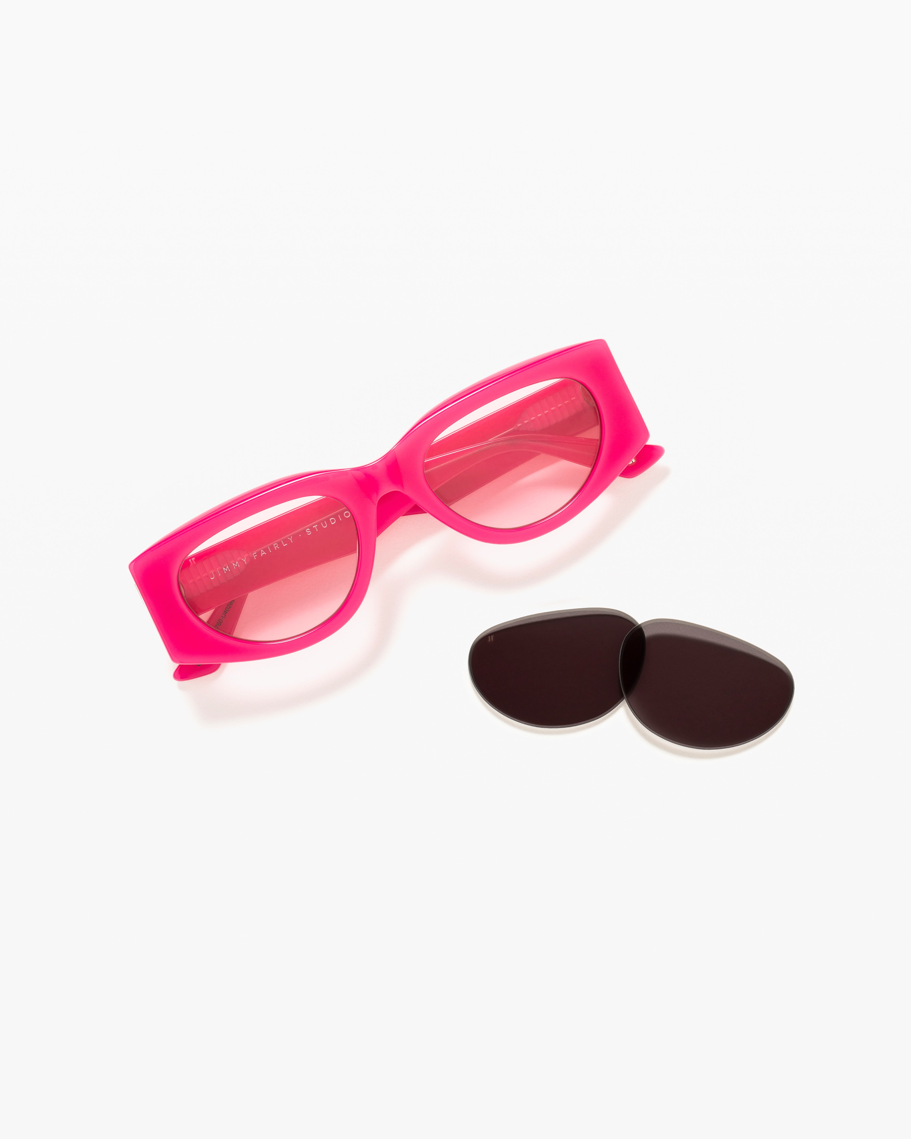 jimmy-fairly-studio-07-lunettes-de-soleil-papillon-en-ac-tate-rose-verres-teint- image 2
