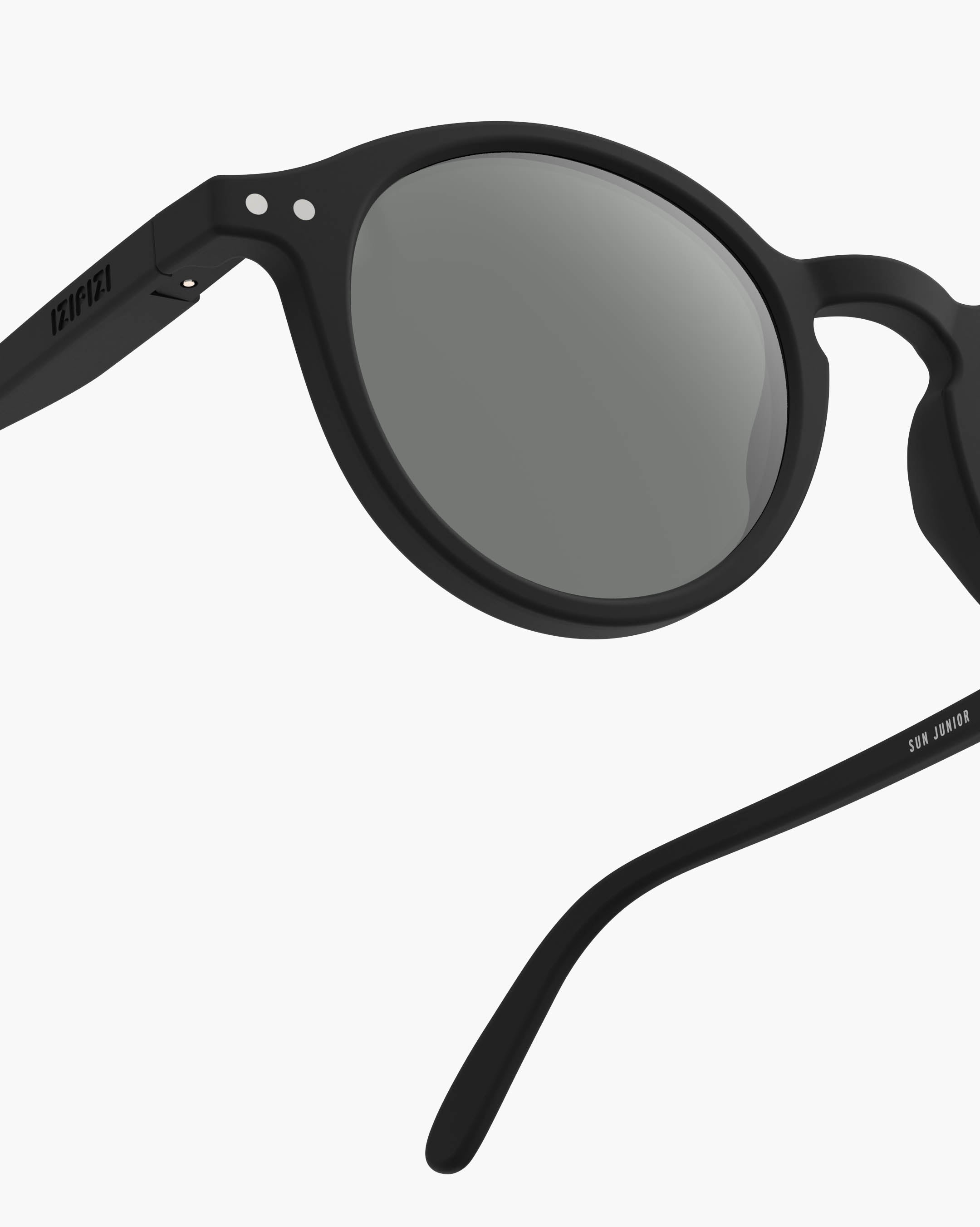 izipizi-child-d-black-polarized-lunettes-de-soleil-enfant-biosourc-es-verres-pol image 3