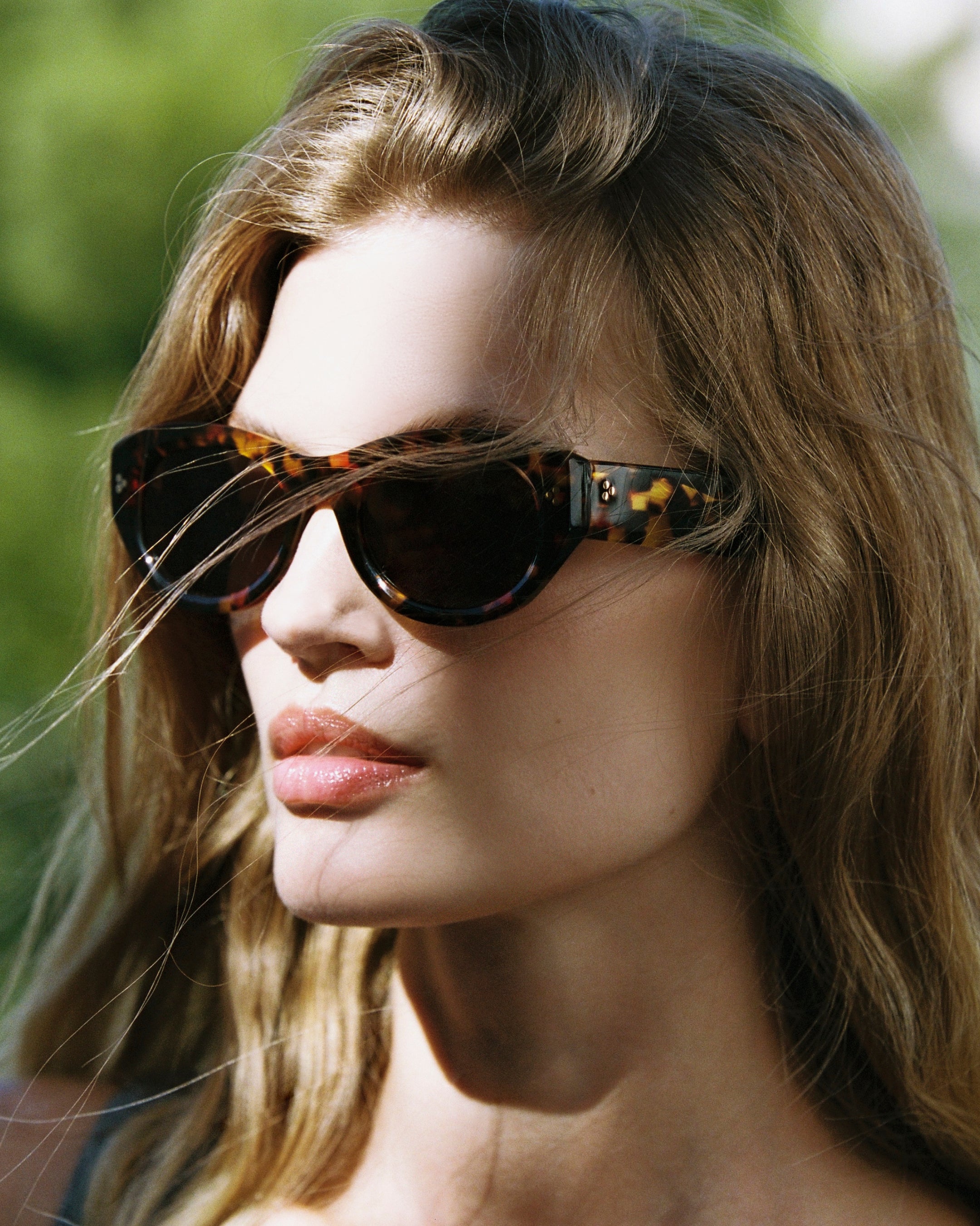 jimmy-fairly-la-chlo-lunettes-de-soleil-ovales-butterfly-bordeaux-femme image 7