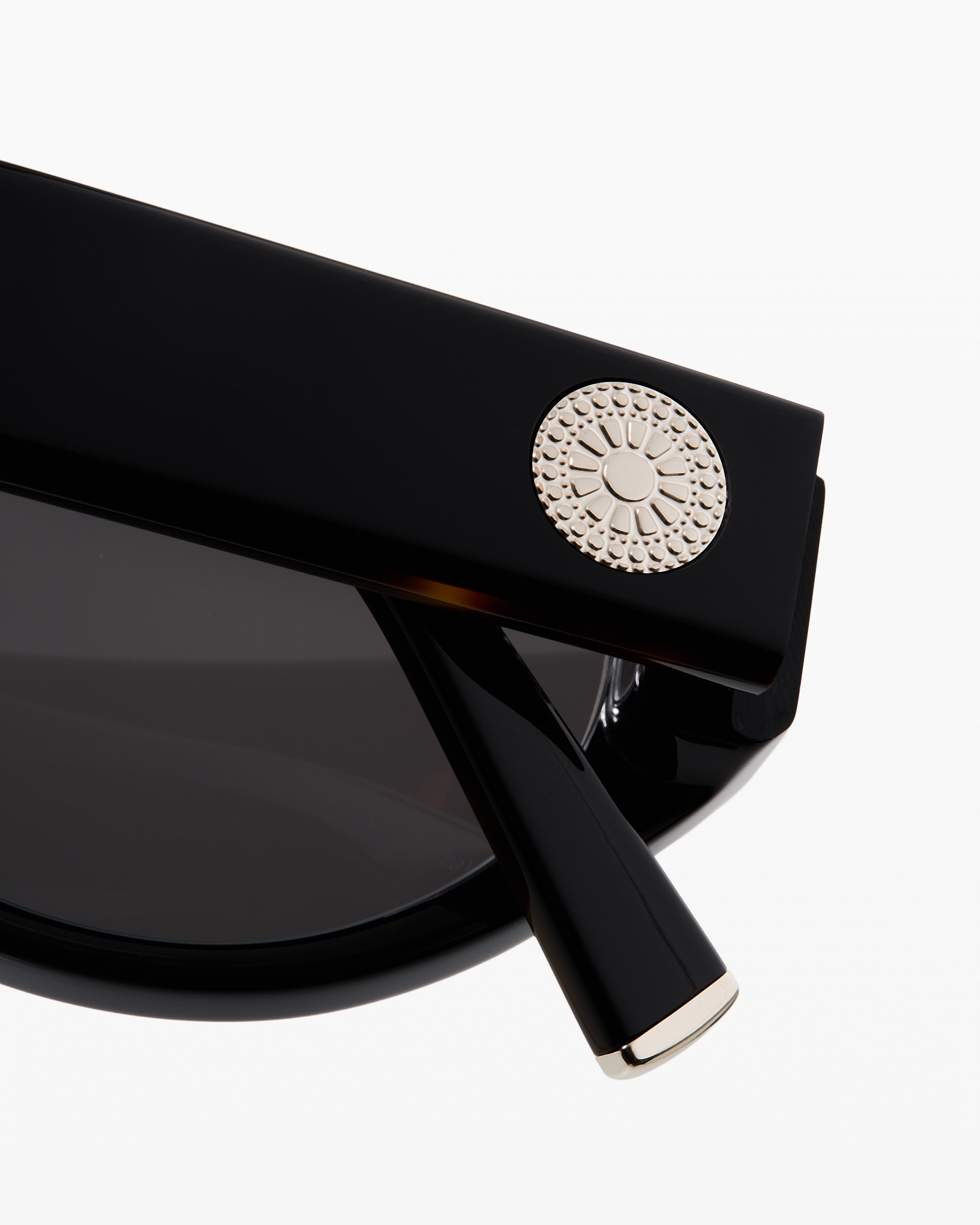 jimmy-fairly-la-meli-lunettes-de-soleil-papillon-en-ac-tate-de-cellulose-noires- image 3
