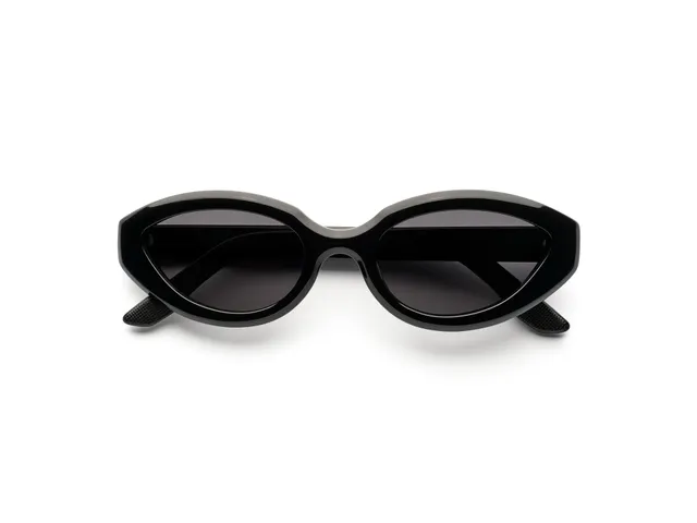komono-peggy-black-lunettes-de-soleil-il-de-chat-ac-tate image 1