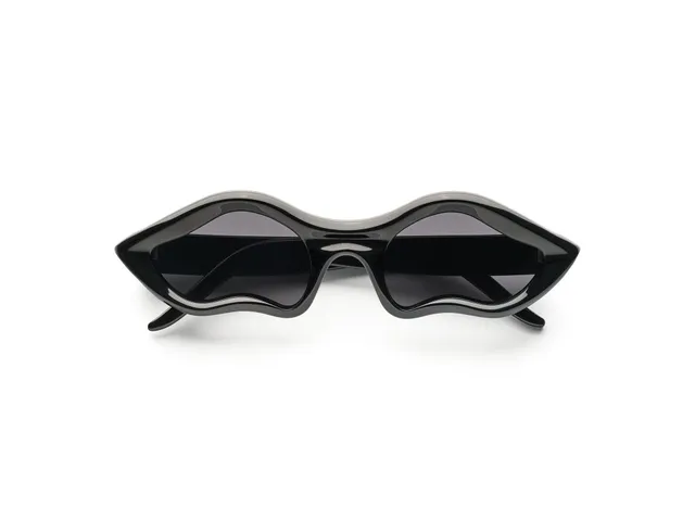 komono-x-byeongho-lee-black-smoke-lunettes-de-soleil-dition-collaboration image 1