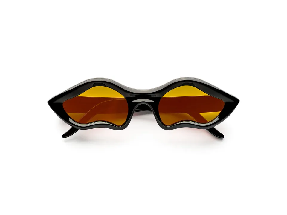 komono-x-byeongho-lee-black-gold-lunettes-de-soleil-translucides-next image 1
