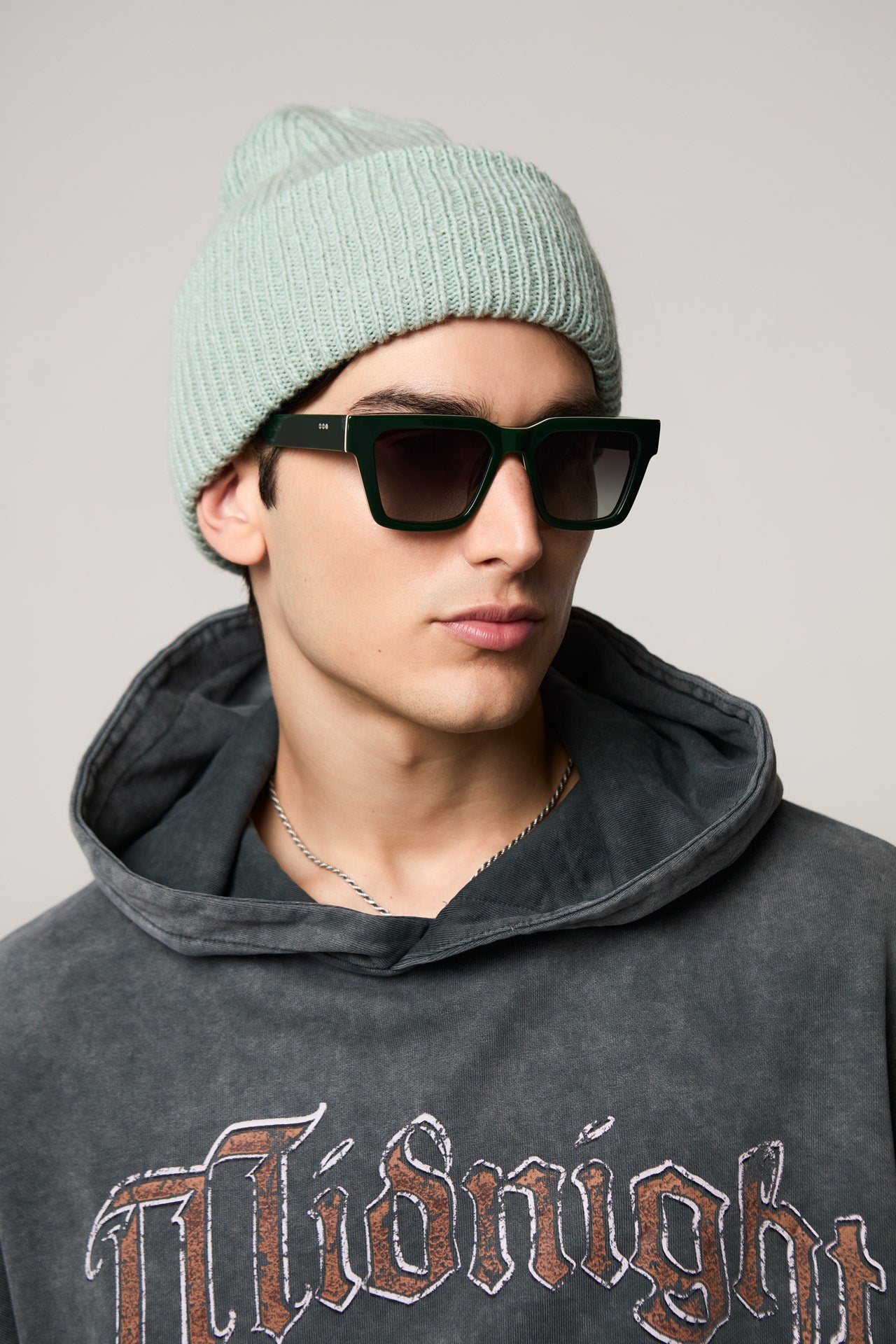 komono-bob-green-forest-lunettes-de-soleil-carr-es-ac-tate-recycl-verres-polaris image 5
