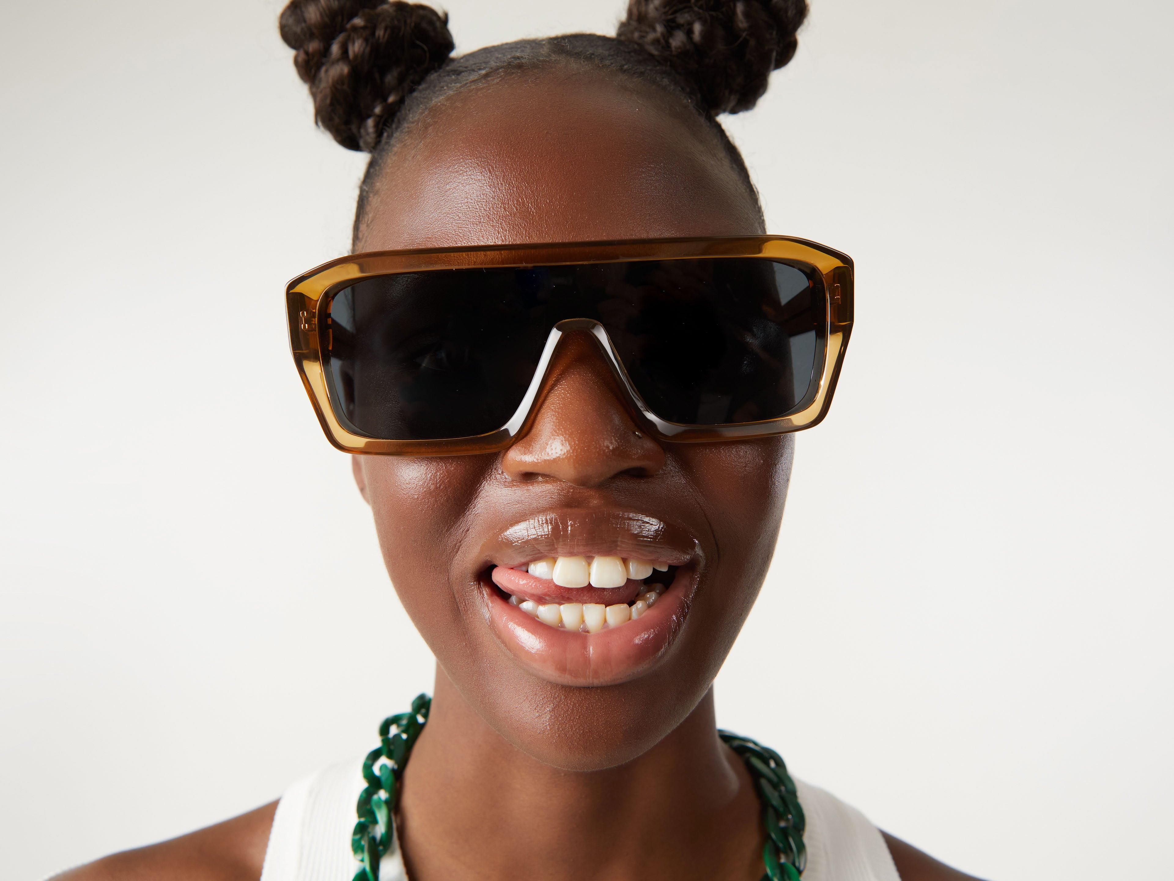 komono-aksel-sand-lunettes-de-soleil-carr-es-en-ac-tate-cologique-grande-taille image 3