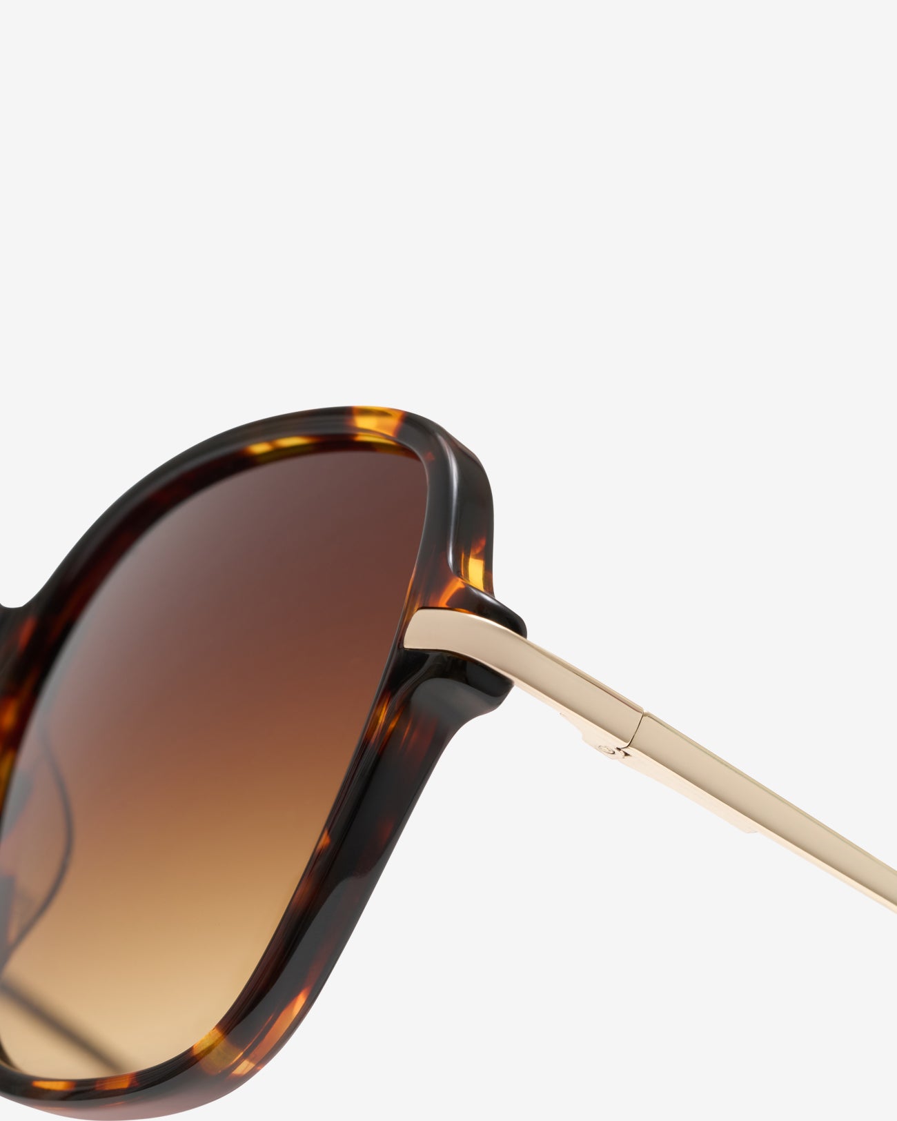 le-petit-lunetier-annie-j-caille-lunettes-de-soleil-oversize-en-ac-tate-caille image 6