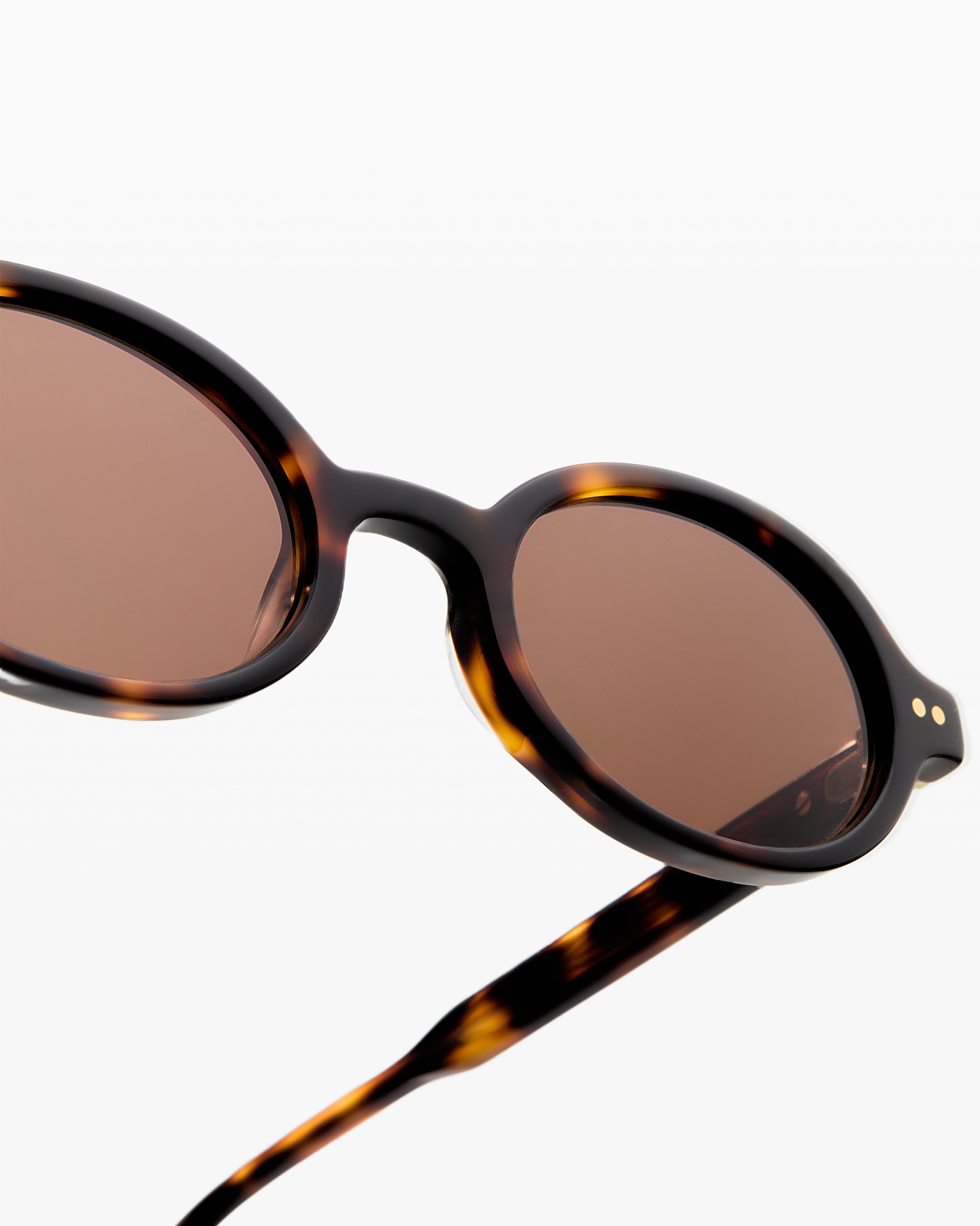 jimmy-fairly-la-elvie-l-lunettes-de-soleil-ovales-en-ac-tate-caille-grand-format image 3