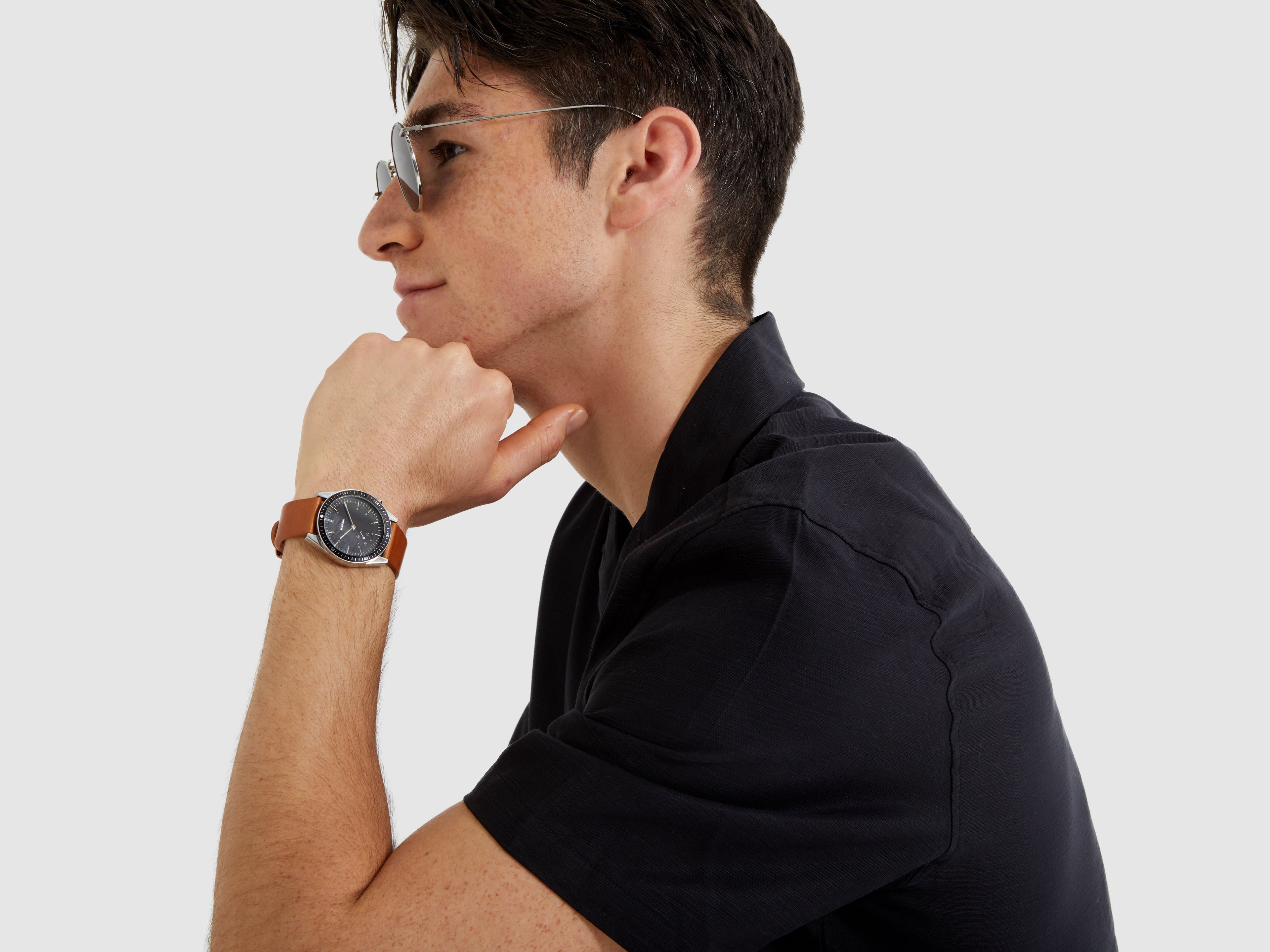 komono-ray-legacy-leather-cognac-montre-de-plong-e-r-interpr-t-e-bracelet-cuir-c image 5