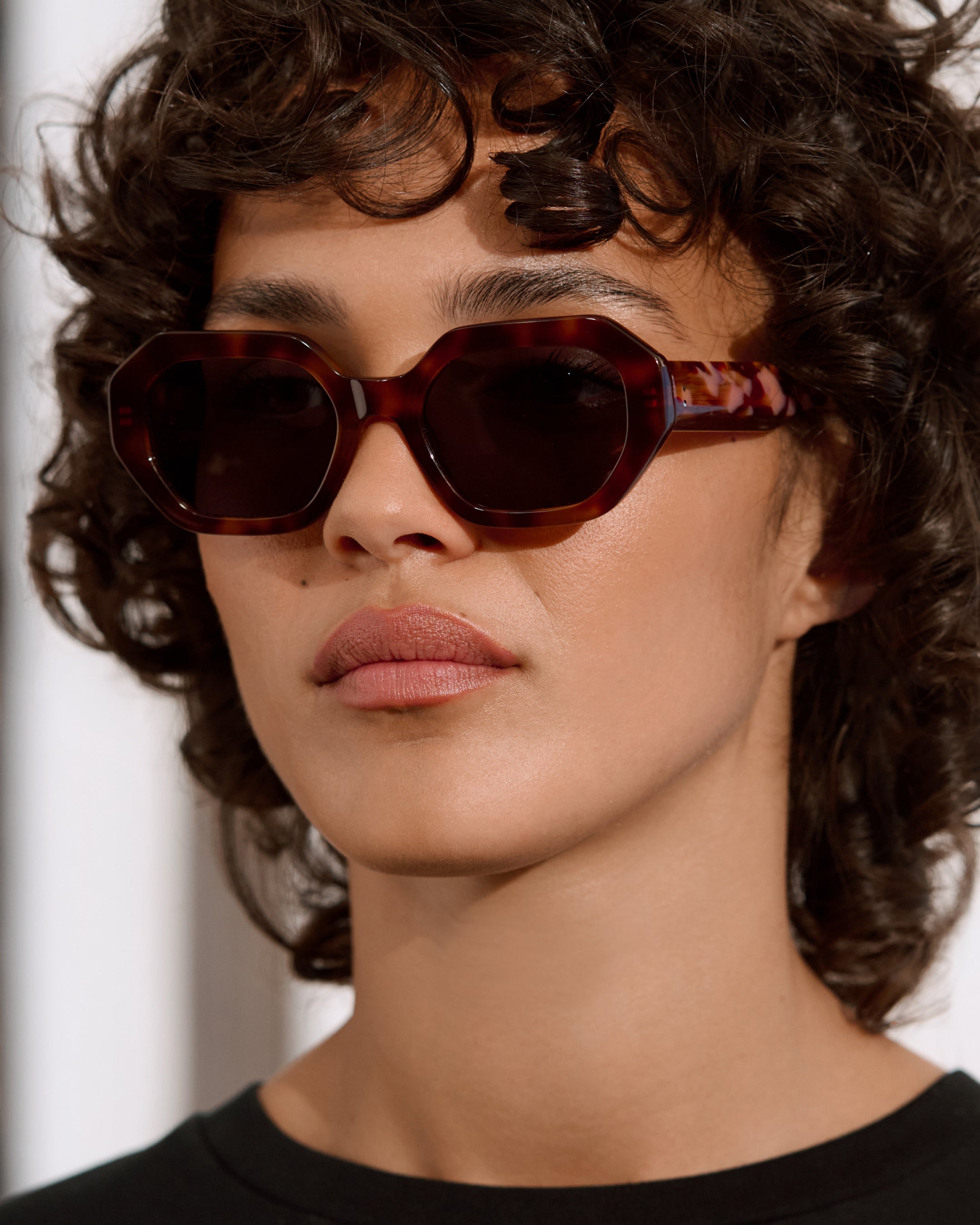 jimmy-fairly-la-portofino-lunettes-de-soleil-hexagonales-lighttortoise-femme-m image 4