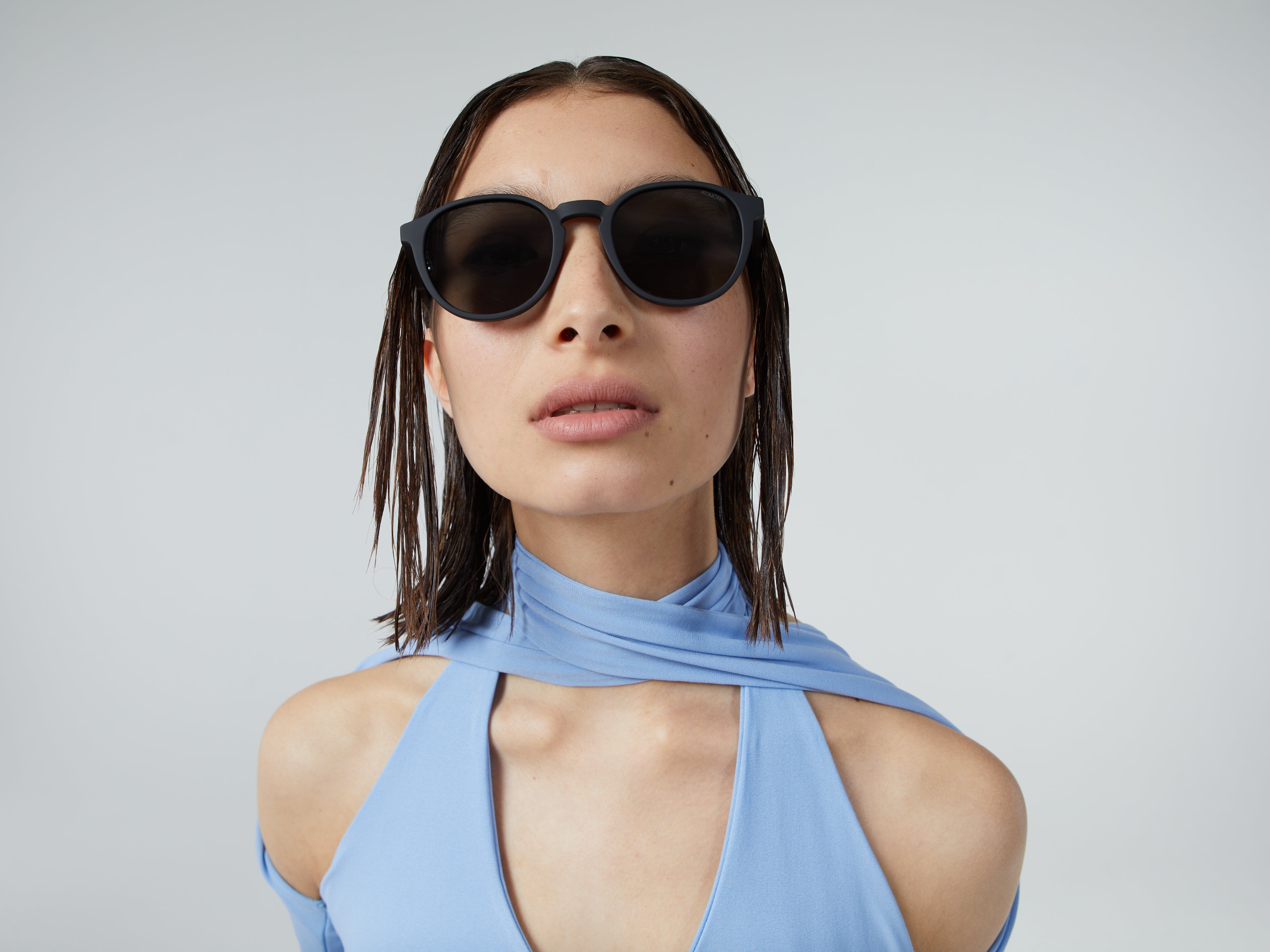 komono-liam-carbon-lunettes-de-soleil-rondes-best-seller image 4