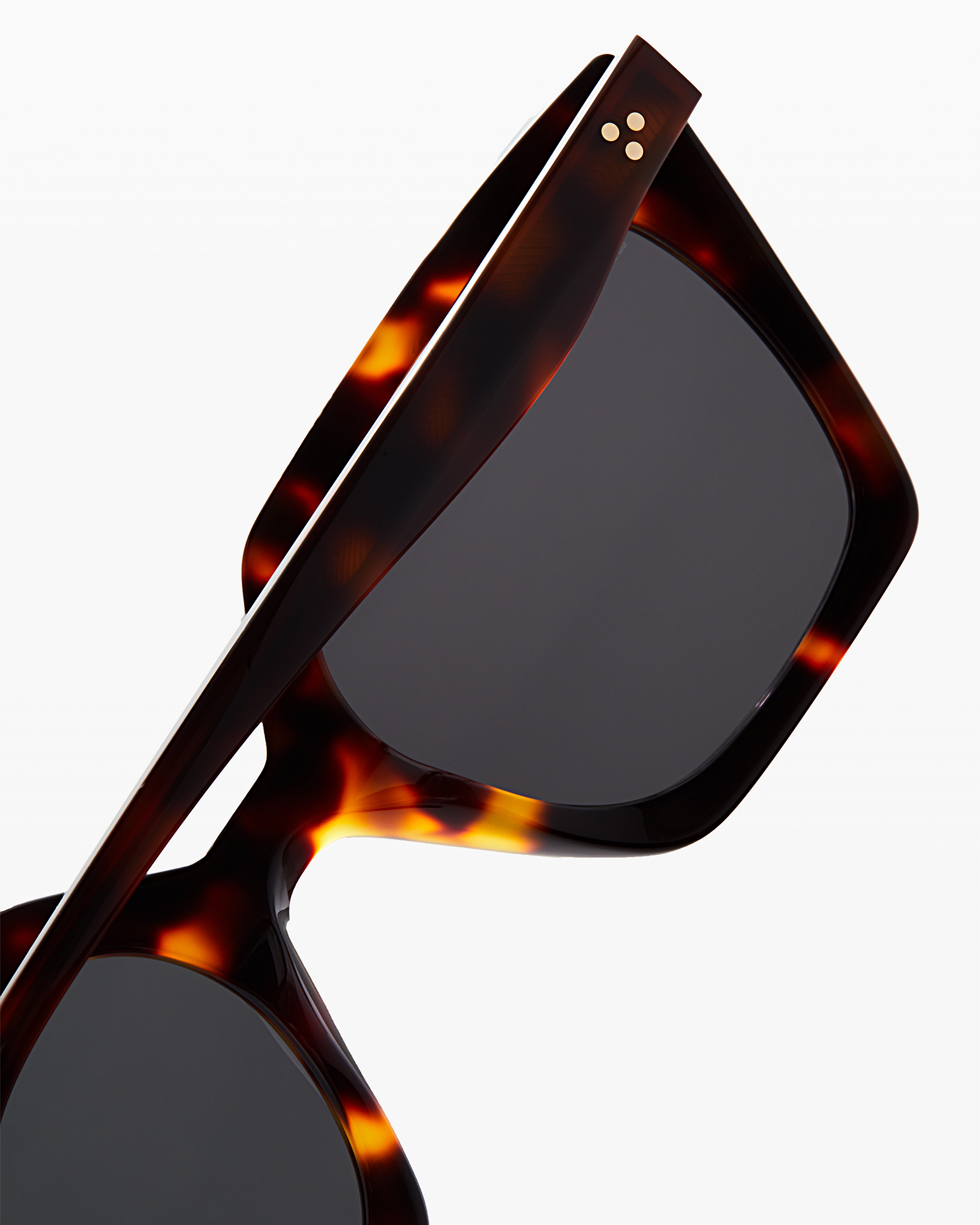 jimmy-fairly-la-barceloneta-lunettes-de-soleil-papillon-caille-fonc-e-en-ac-tate image 2