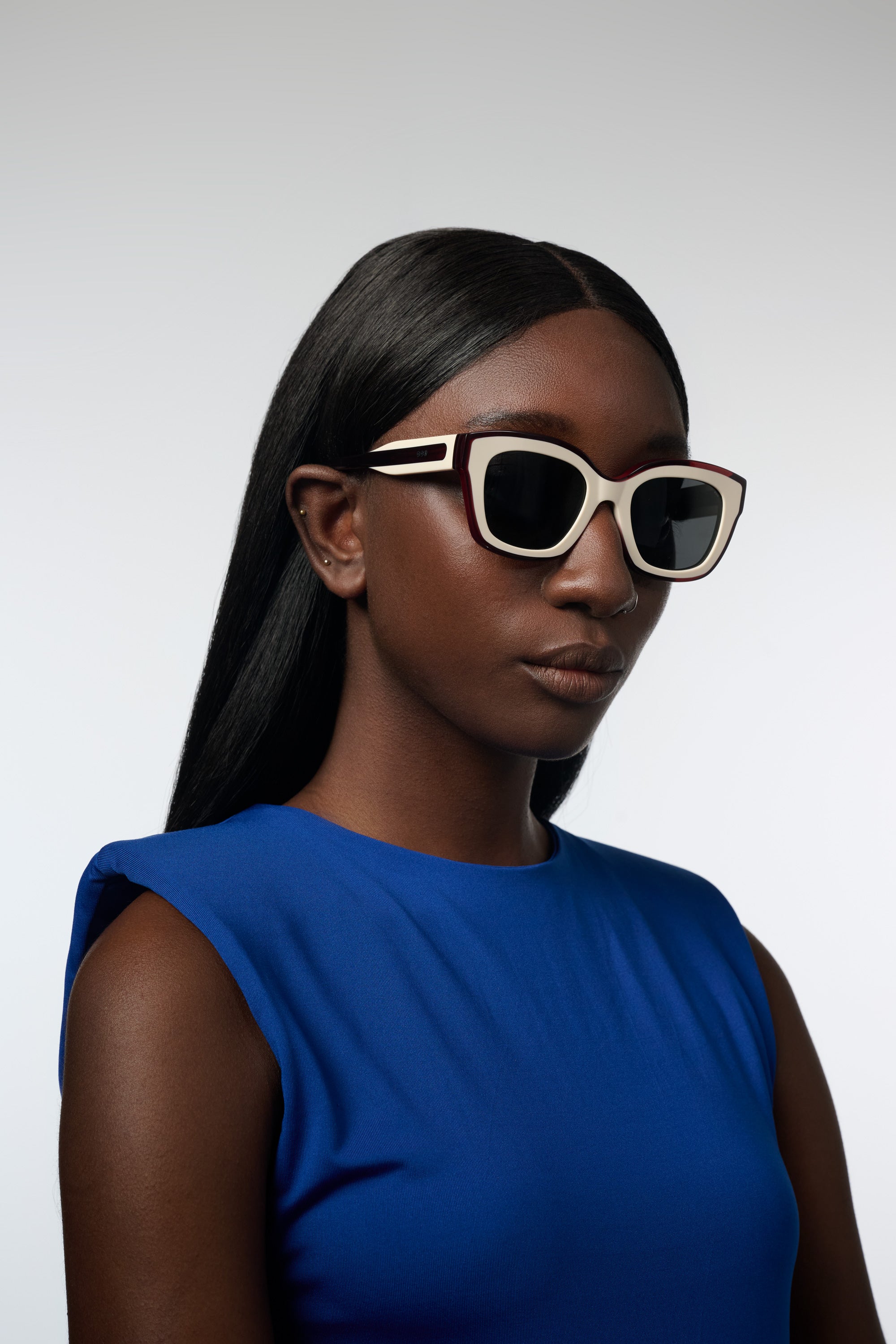komono-tessa-cola-cream-lunettes-de-soleil-de-la-collection-next image 4