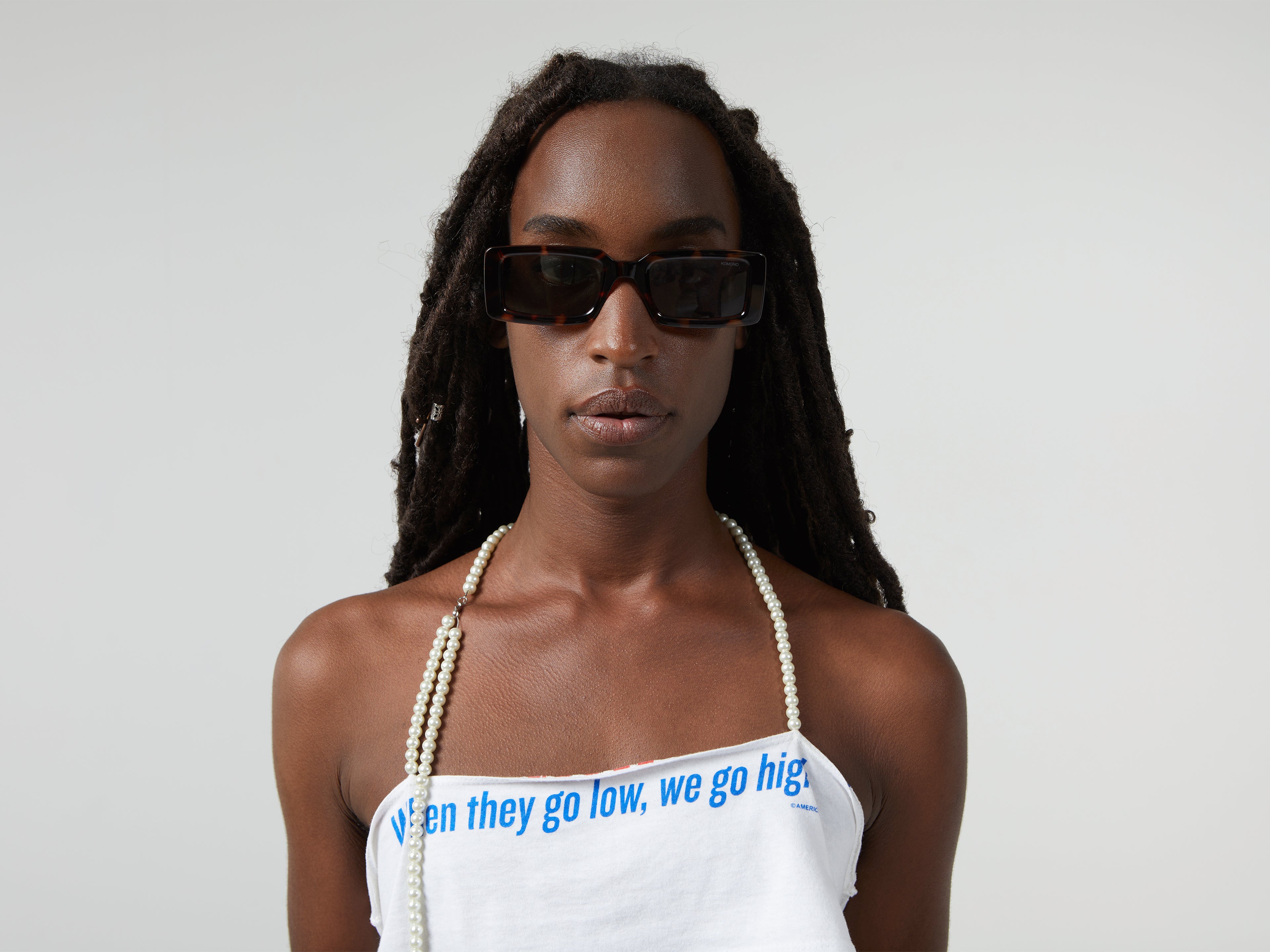 komono-malick-havana-lunettes-de-soleil-rectangulaires-bioplastique-taille-l image 3