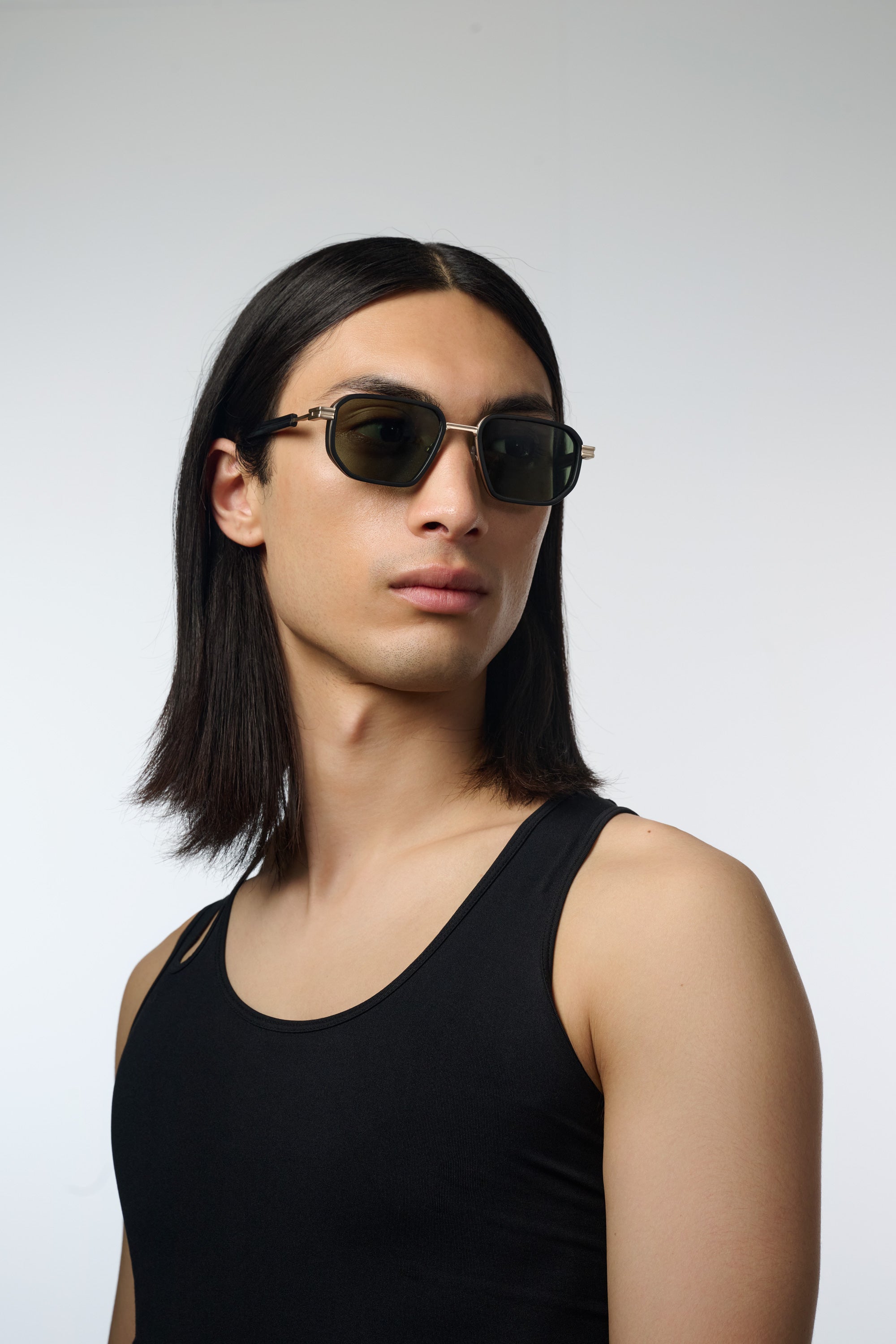 komono-harvey-white-gold-black-lunettes-de-soleil-collection-nouvelle-g-n-ration image 4