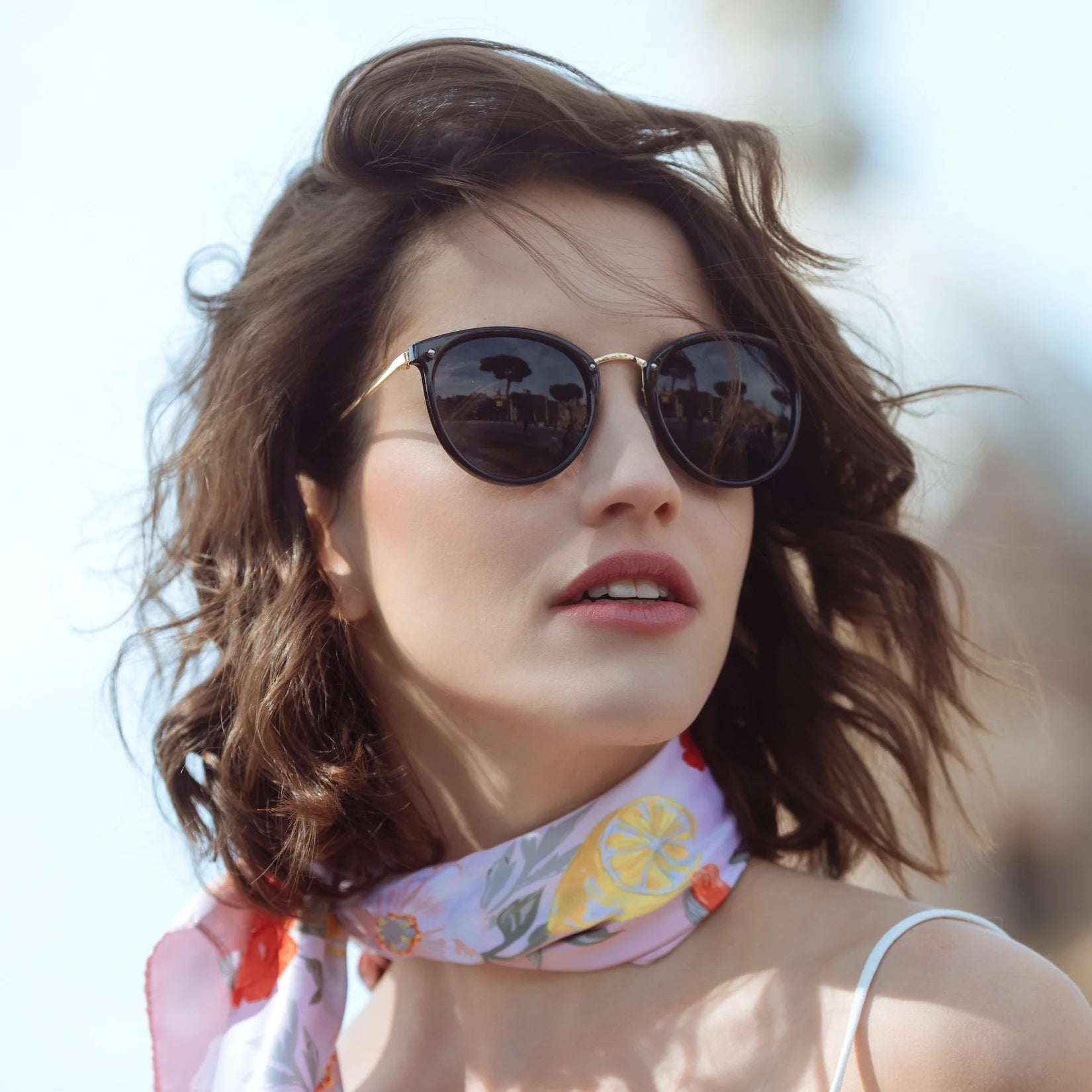 le-petit-lunetier-emma-s-noir-lunettes-de-soleil-rondes-ac-tate-et-m-tal-dor image 4