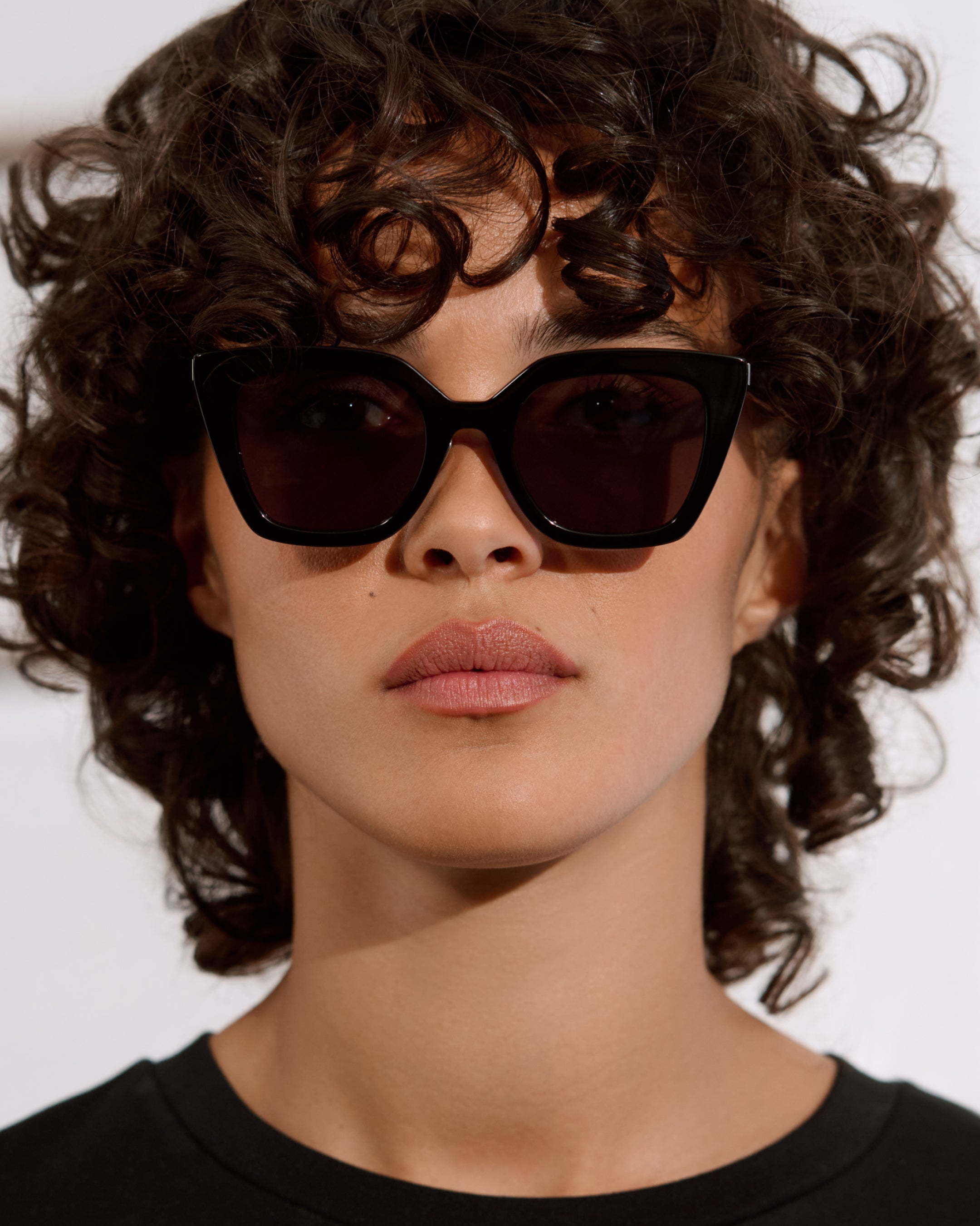 jimmy-fairly-la-wind-lunettes-de-soleil-papillon-noire-femme image 3