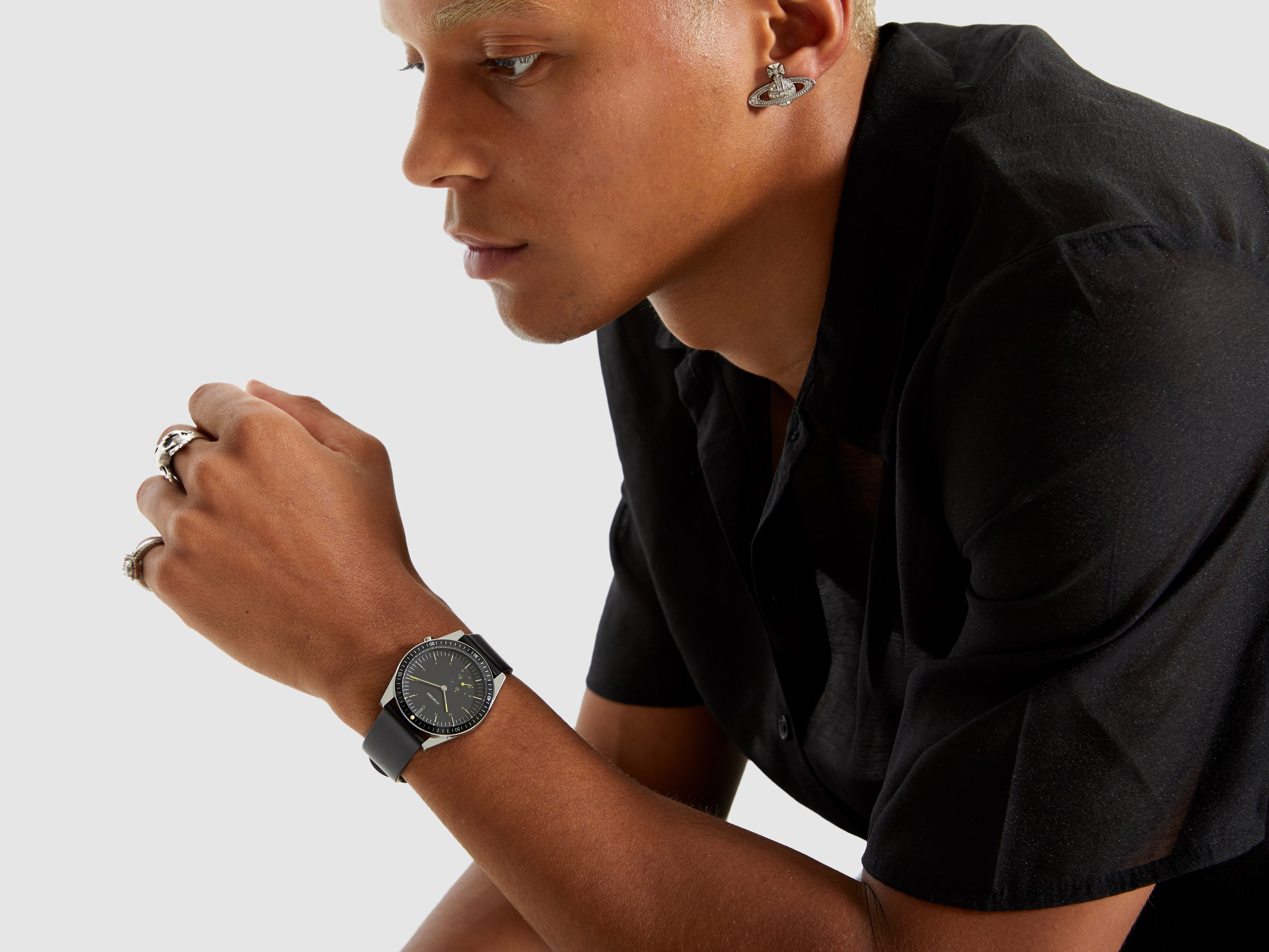 komono-ray-legacy-leather-black-montre-de-plong-e-modernis-e-chronom-tre-et-comp image 7