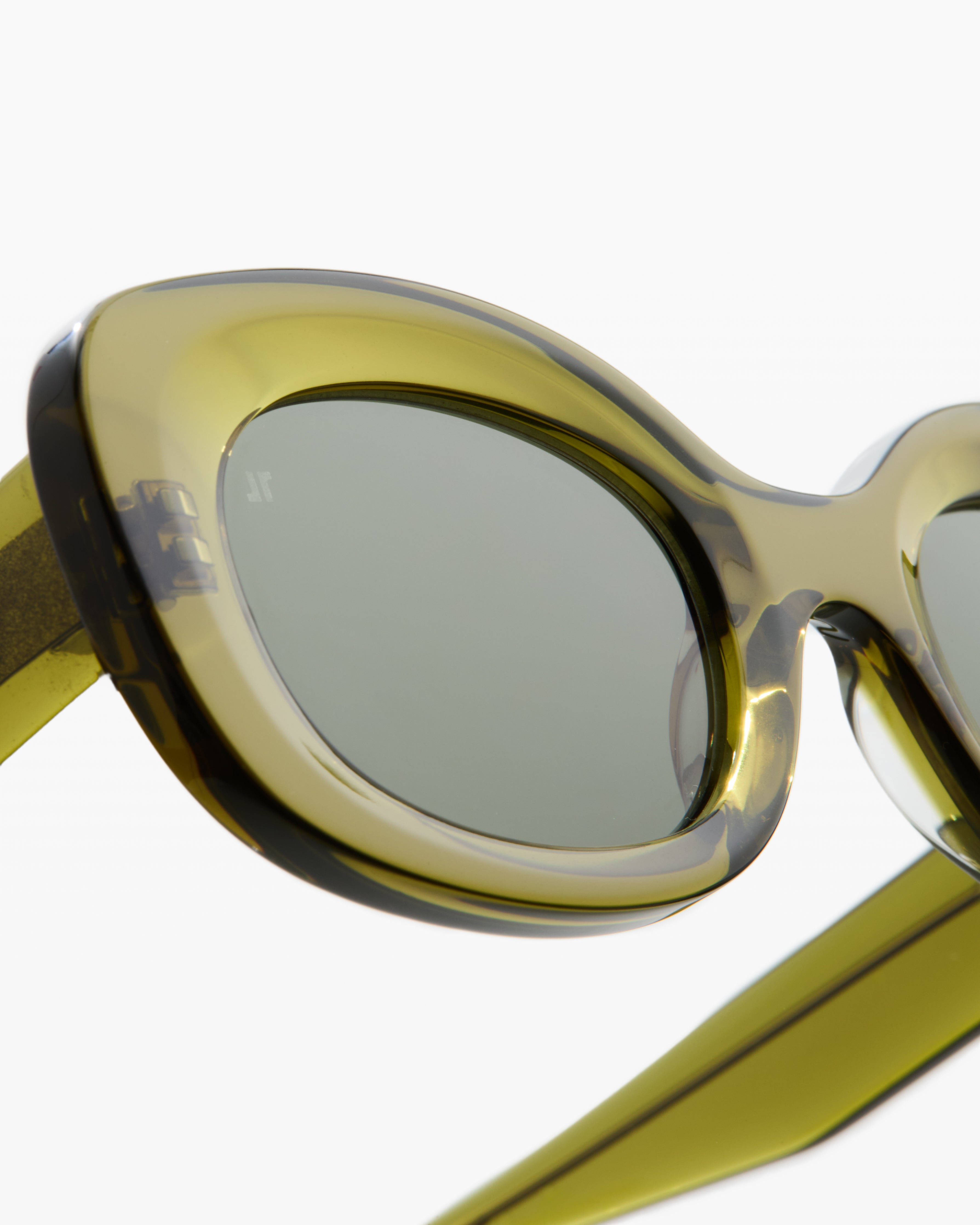 jimmy-fairly-la-cinnamon-lunettes-de-soleil-ovales-vertes-en-ac-tate-verres-cat- image 3