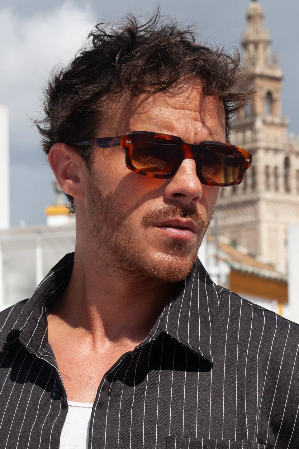 le-petit-lunetier-adrian-caille-lunettes-de-soleil-rectangulaires-verres-d-grad- image 1
