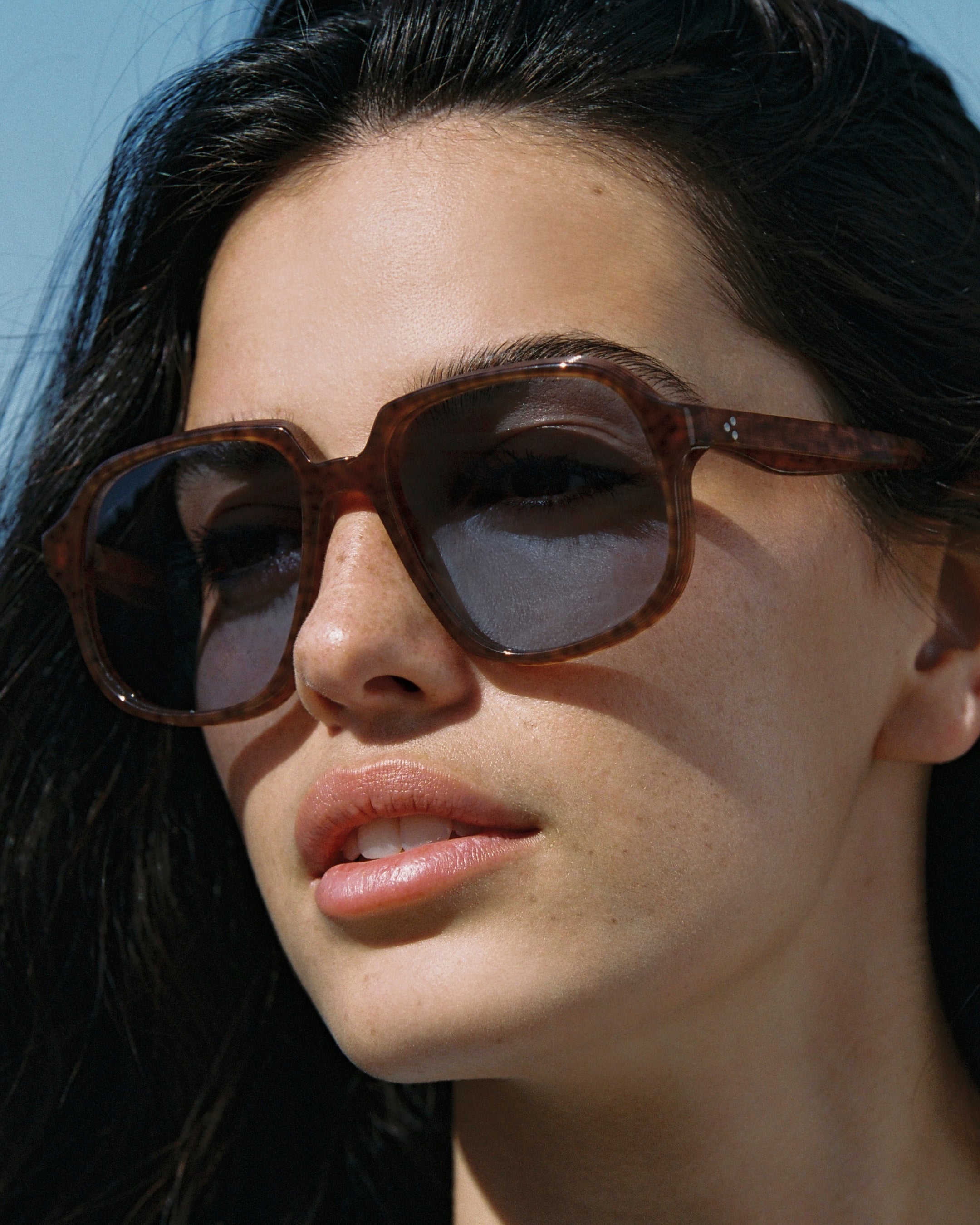 jimmy-fairly-la-gigi-lunettes-de-soleil-aviateur-oversize-femme-caille-fonc-e-ve image 3