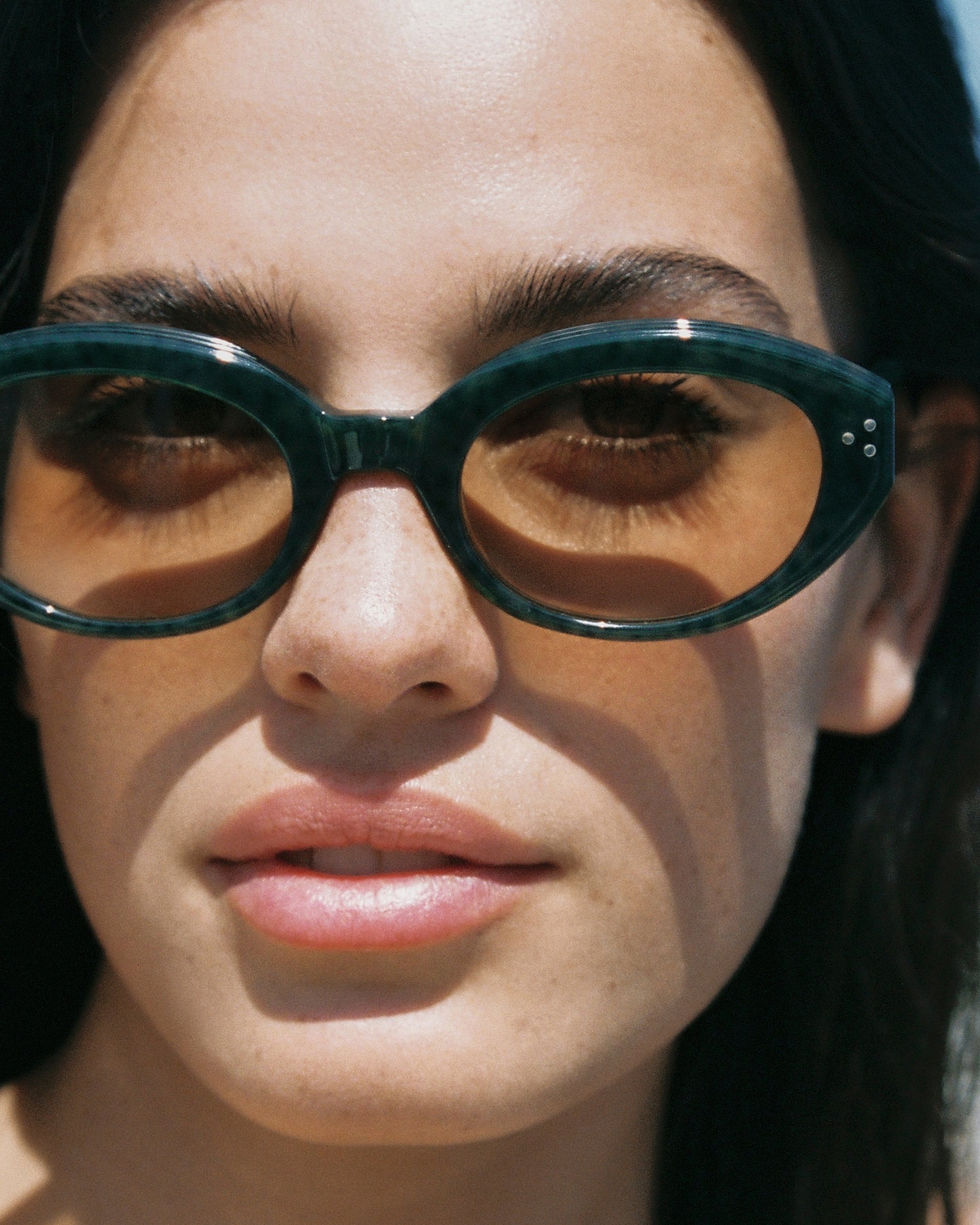 jimmy-fairly-la-vivi-jf-colors-lunettes-de-soleil-ovales-vert-femme image 2