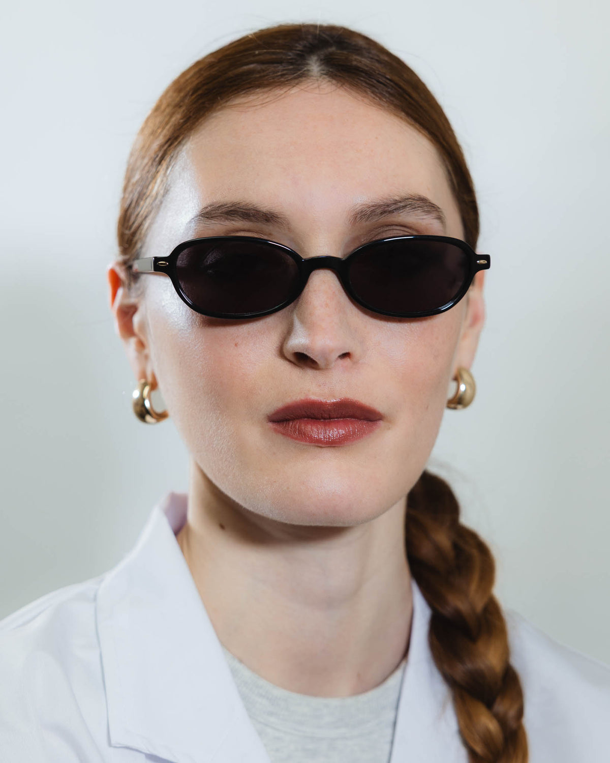 le-petit-lunetier-isa-noir-lunettes-de-soleil-ovales-noir-brillant image 3