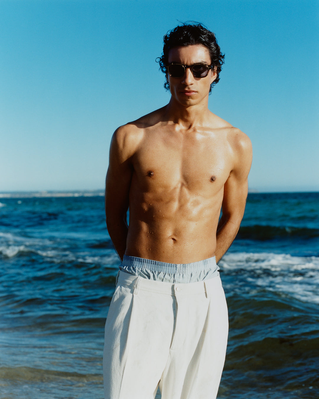 jimmy-fairly-la-rise-lunettes-de-soleil-carr-es-en-titane-et-ac-tate-marron-pour image 3