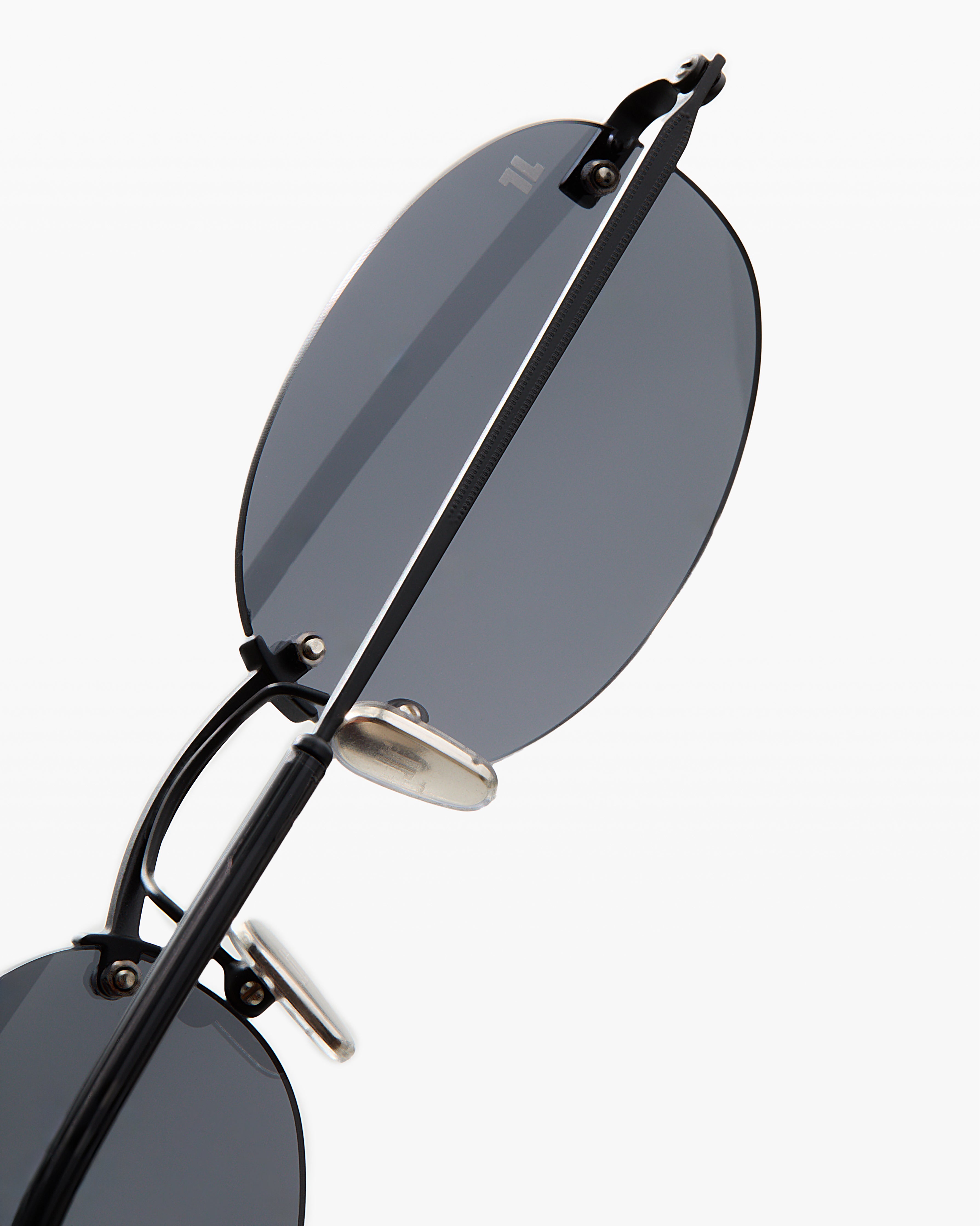 jimmy-fairly-la-miranda-lunettes-de-soleil-ovales-noires-femme-m image 4