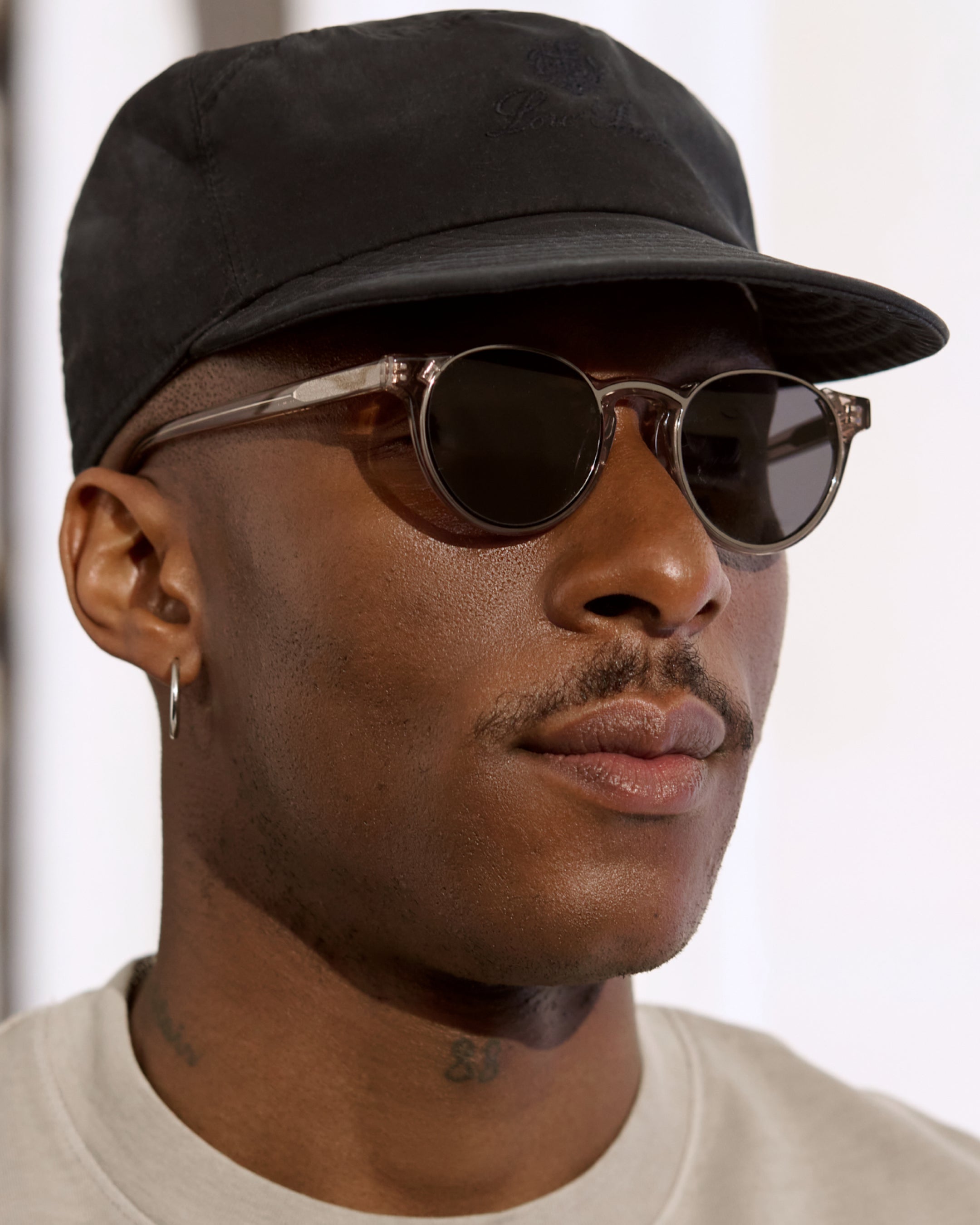 jimmy-fairly-la-e-001-lunettes-de-soleil-rondes-grises-titane-homme-m image 4