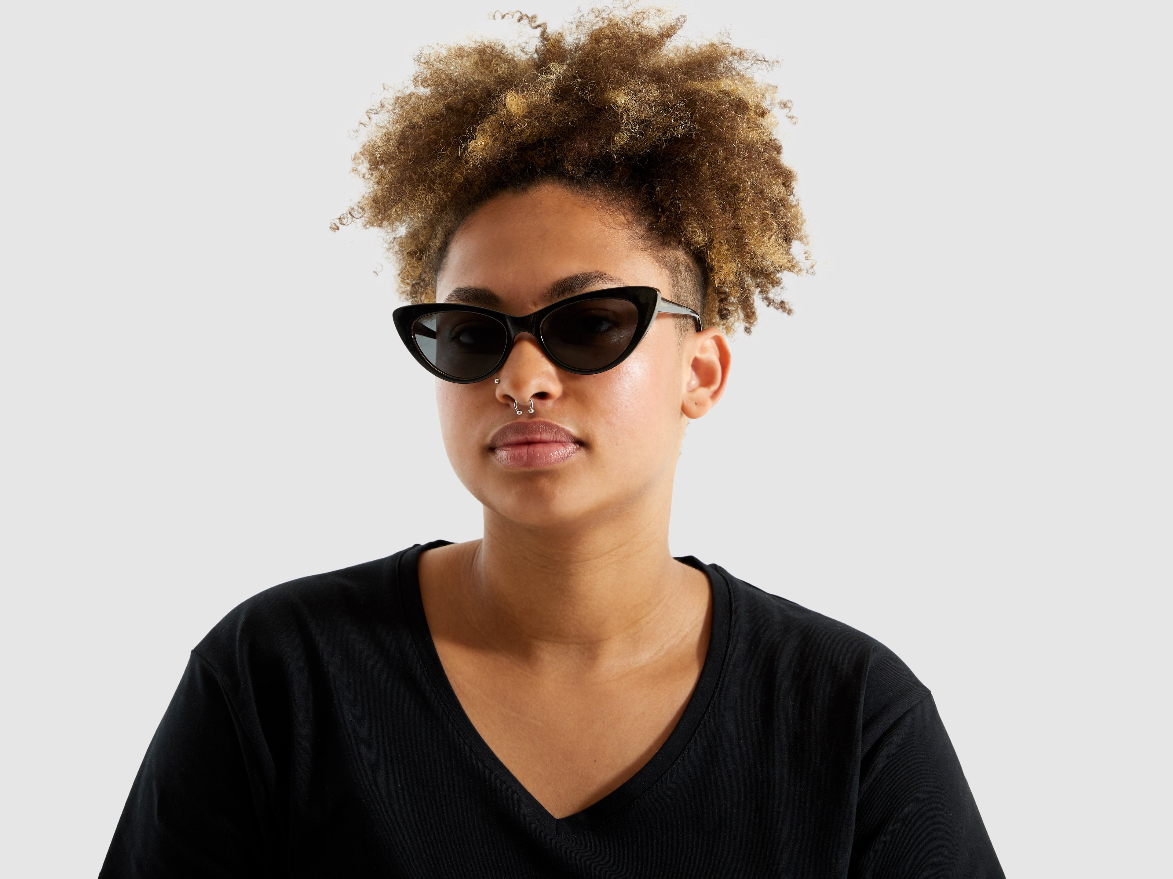 komono-rosie-black-tortoise-lunettes-de-soleil-il-de-chat-en-bioplastique image 4