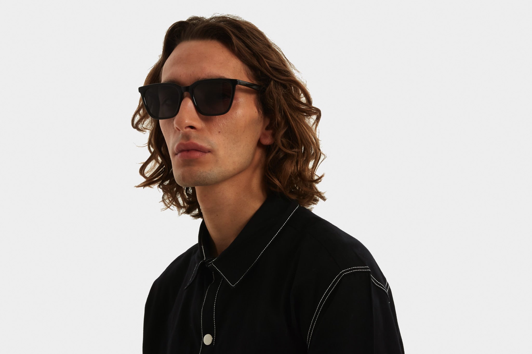 komono-jay-black-tortoise-lunettes-de-soleil-forme-classique-moderne image 3