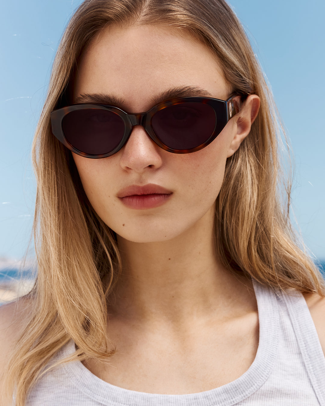 jimmy-fairly-la-meli-icons-lunettes-de-soleil-papillon-en-ac-tate-m-daillon-dor image 4