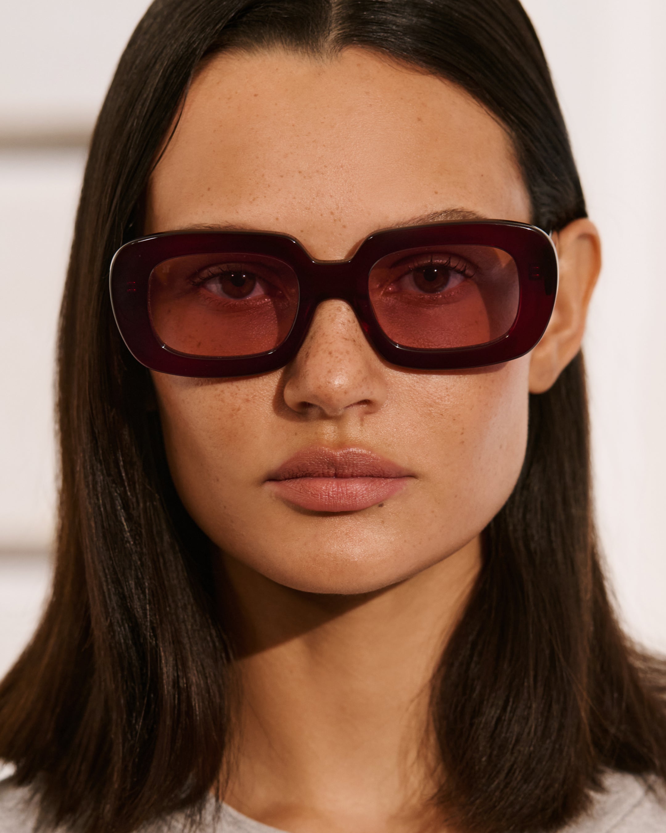 jimmy-fairly-la-ily-jf-colors-lunettes-de-soleil-rectangulaires-rouges-femme image 4